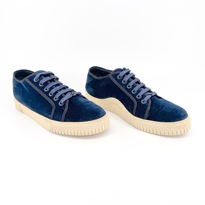 Chanel Velvet Low Top Sneakers EU 41 US 10-10.5 Navy Blue Beige Lace Up Shoe