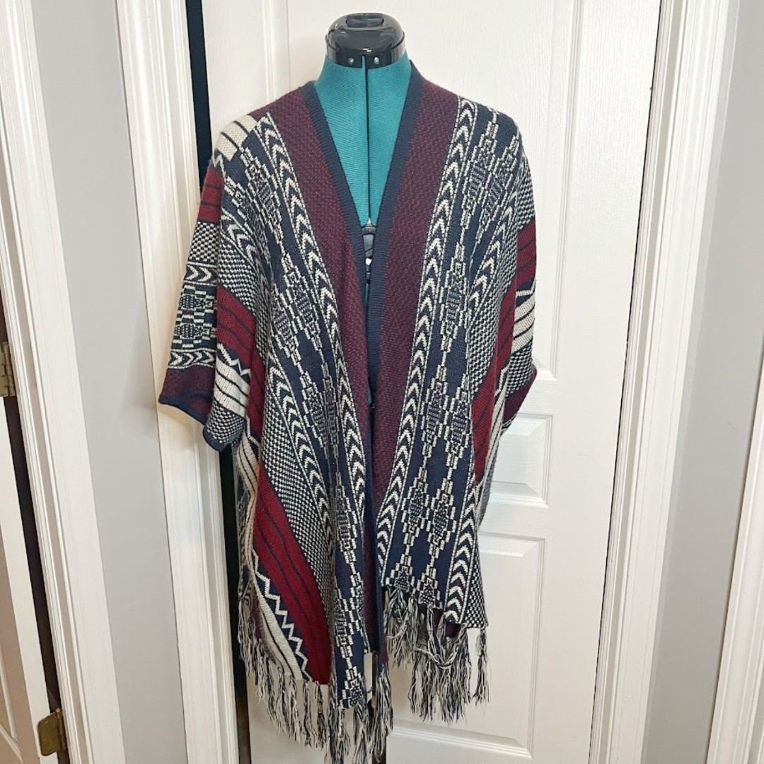 Wishlist Open Front Cape Poncho Wrap Fringe Tribal Aztec Western Boho Sweater