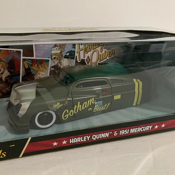 1951 Mercury Matt Green & Harley Quinn Diecast Figurine DC Comics 1/24 Diecast M