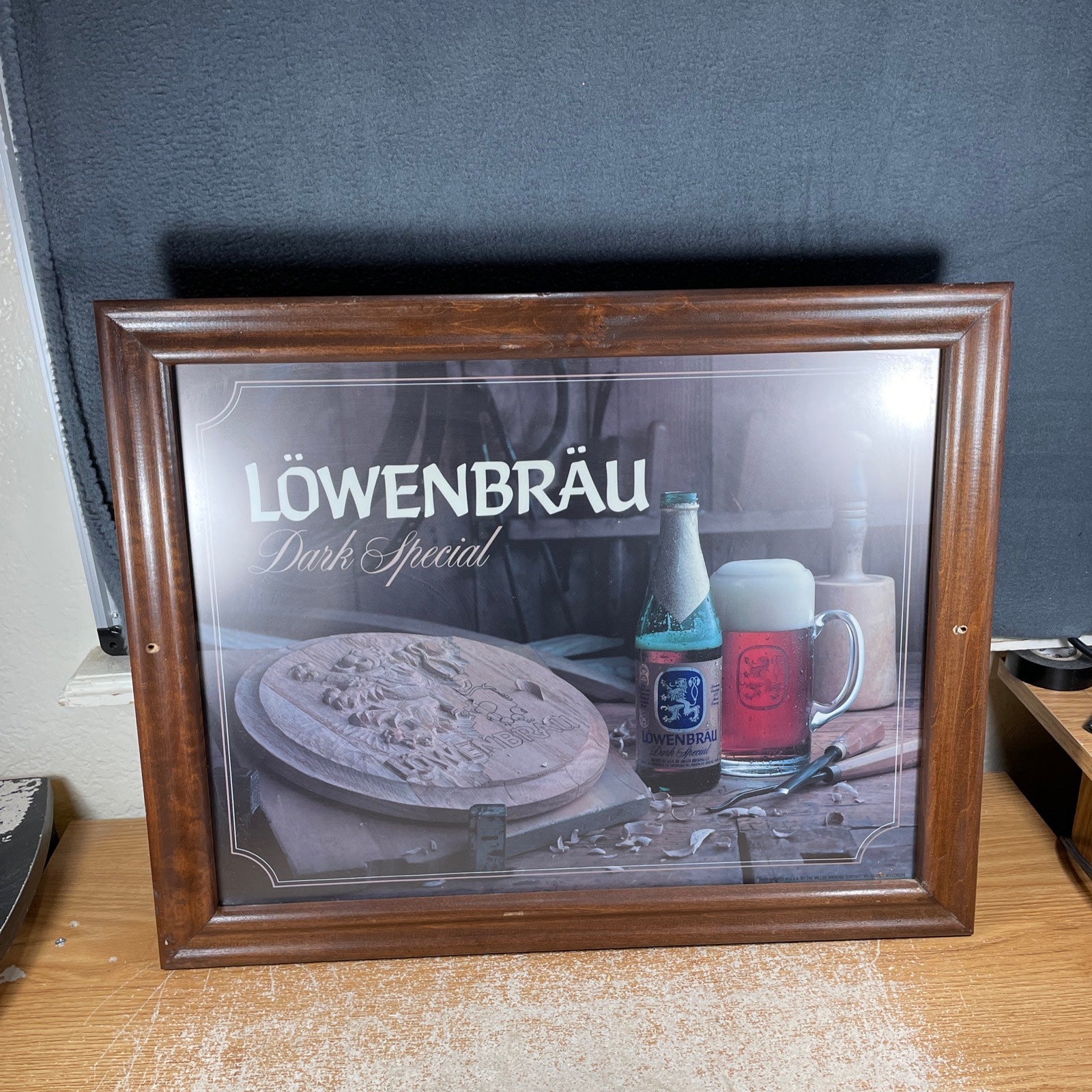 Working Vintage Lowenbrau Beer Special Dark Illuminated Wall Sign Lighted