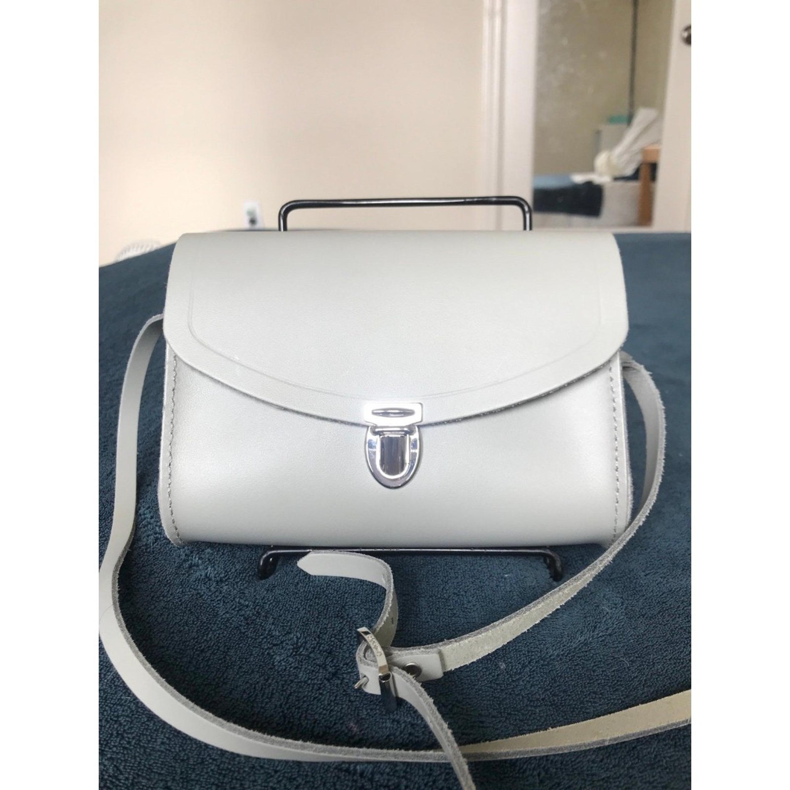 cambridge satchel company england the pushlock crossbody bag in French gray