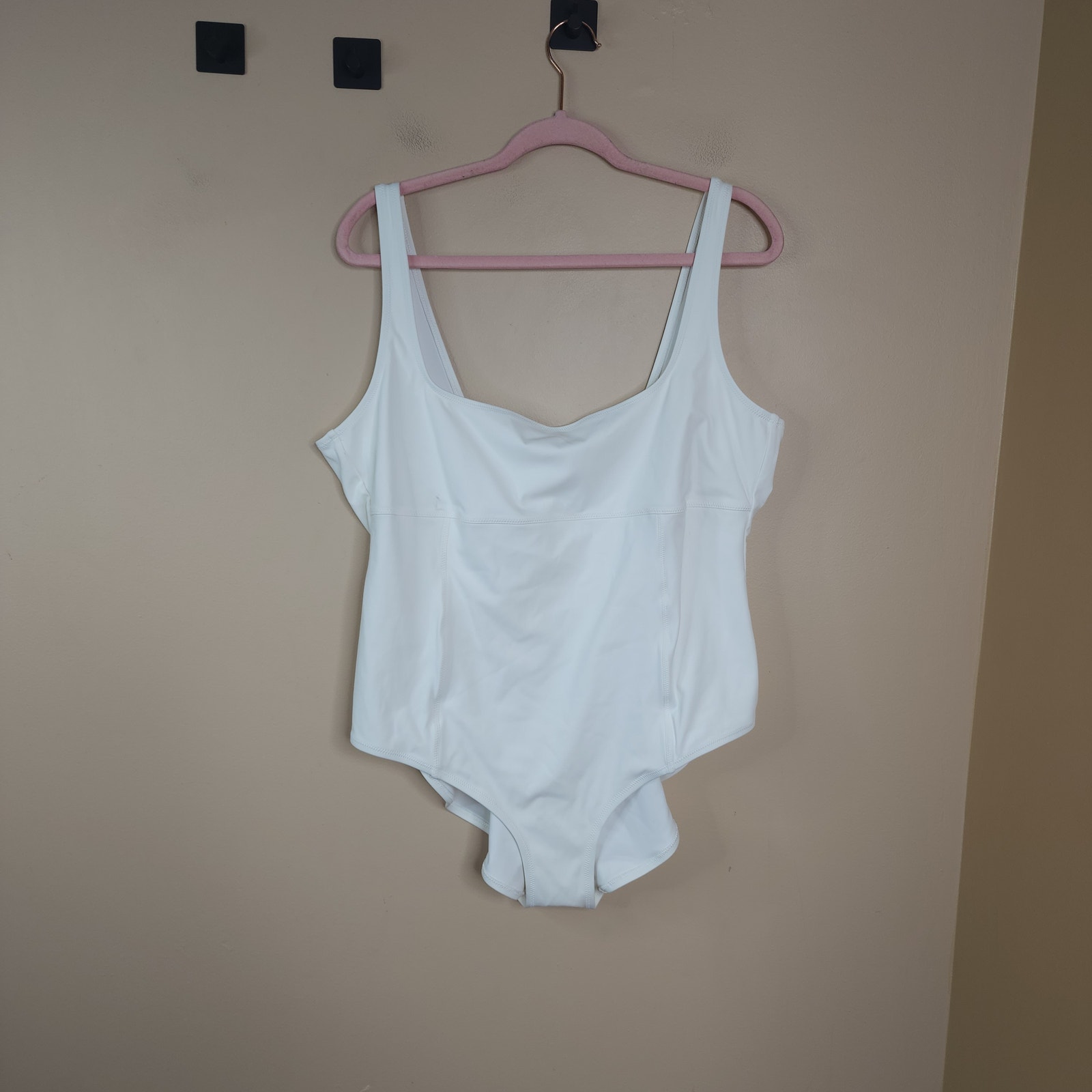 SKIMS Sculpting Swim Tank One Piece in Marble Size 3X