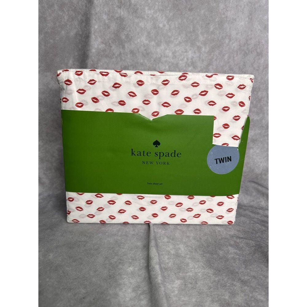 Kate Spade Twin Size Sheet Set Valentines Day Kiss Lips New