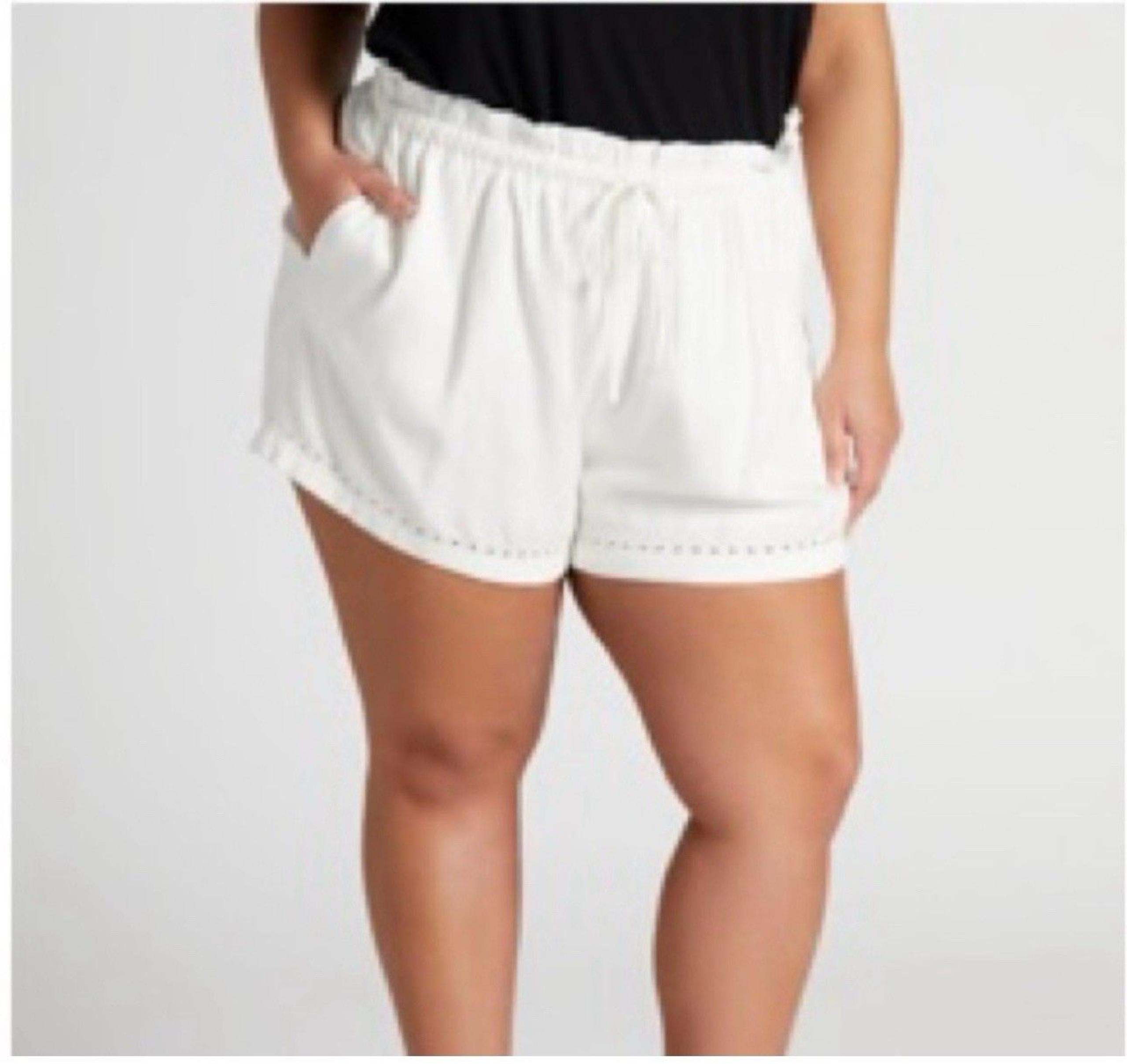 Gilli White Eyelet Drawstring Pull On Shorts 1X Comfy Stretch Travel Boho