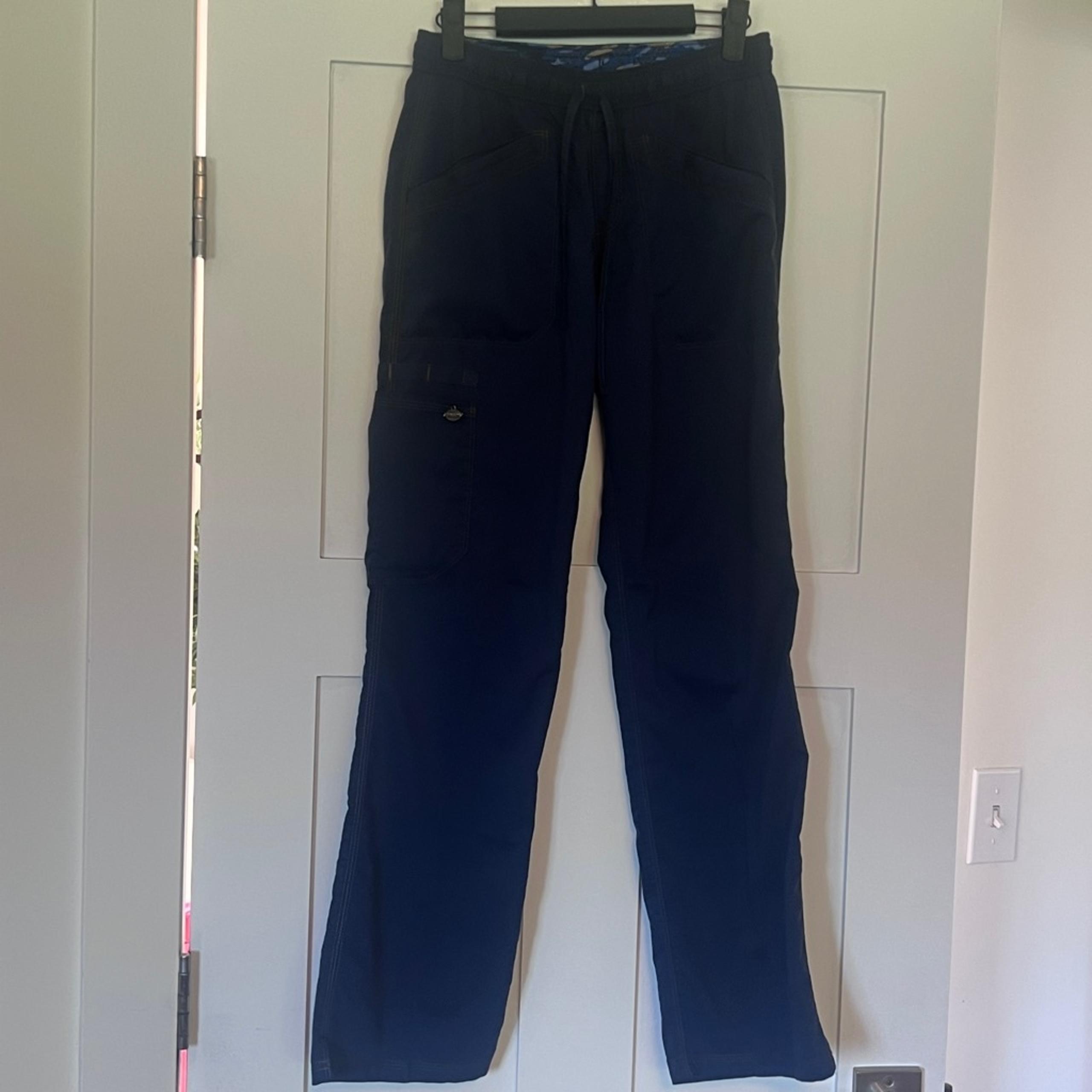 Dickies Women’s Navy Blue Scrub Pants – Utility Cargo Style – Size Small/XS