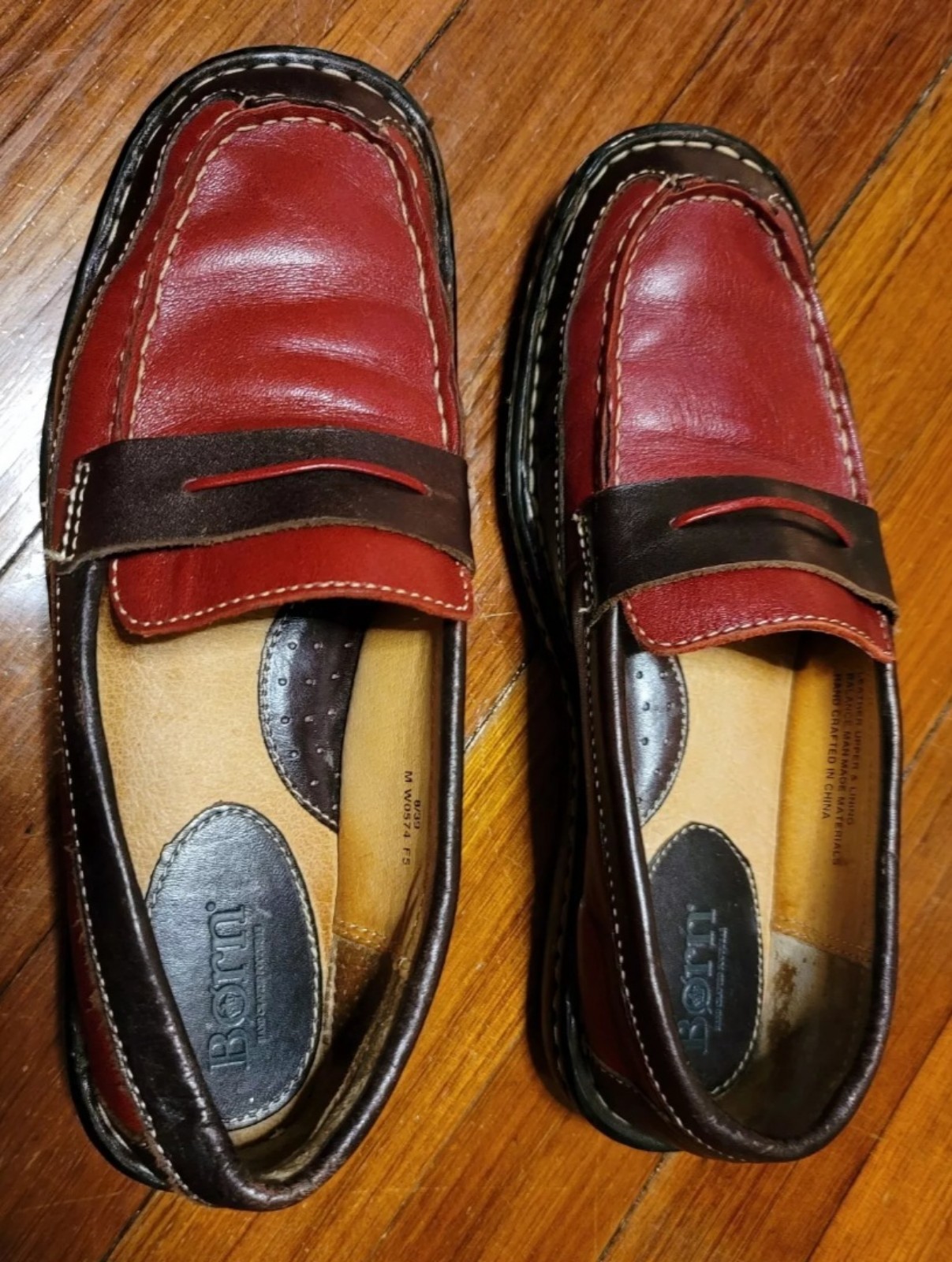BORN 2 Tone Red/ Burgundy Wine Womens Penny Loafers Eur 39/US 8