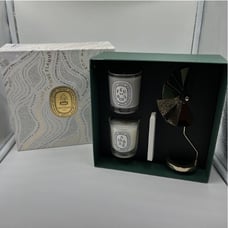 Diptyque Carousel Set With Two Candles: Ambre And Feu De Bois 2x2.4oz