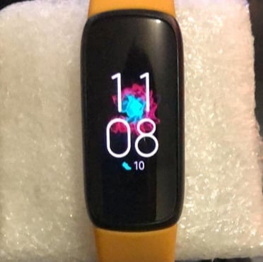 Fitbit Luxe-Fitness (FB422) Fitness and Wellness-Tracker