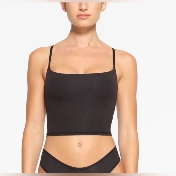 NWT SKIMS Women’s Fits Everybody Cropped Camo Adjustable Straps - Black Size M