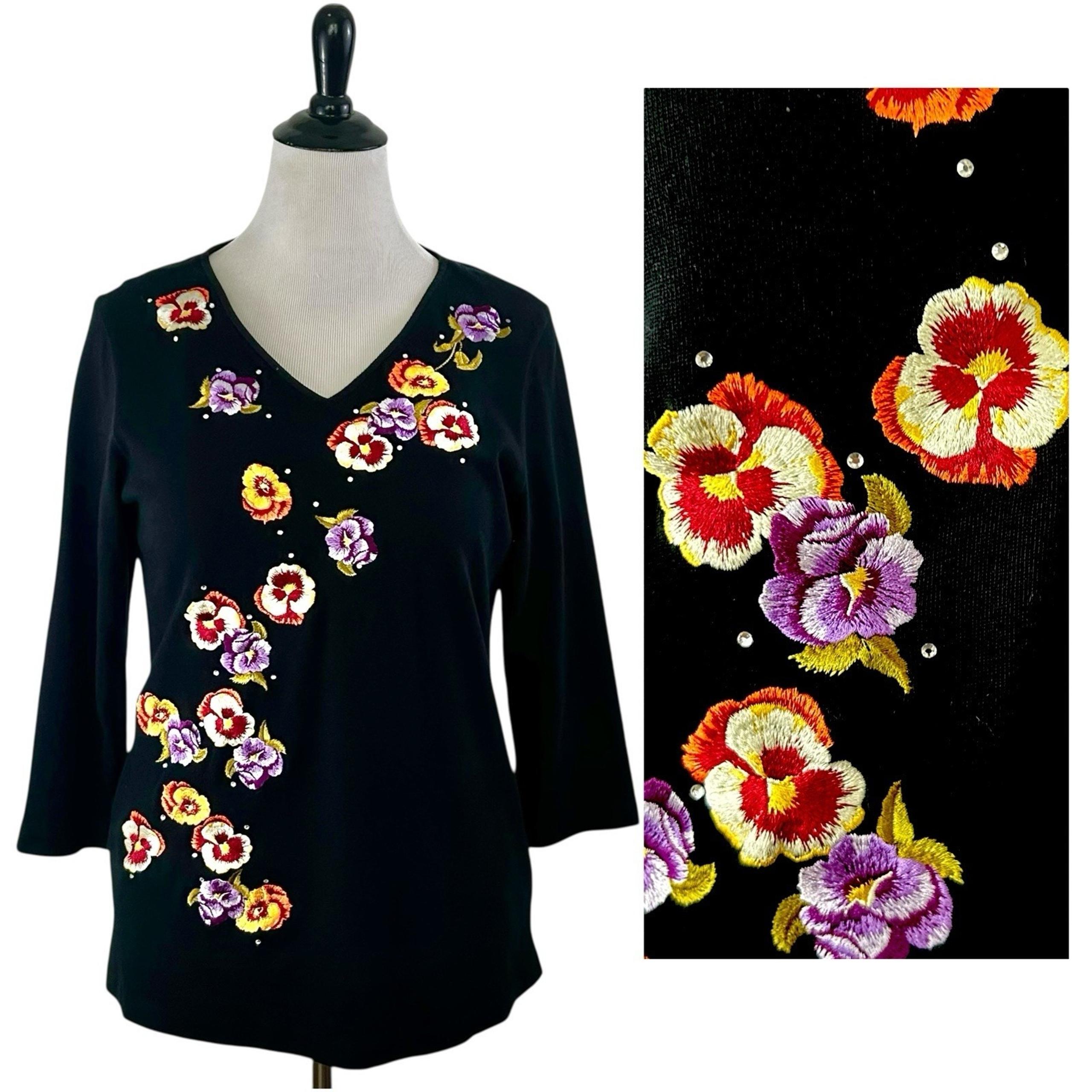 QUACKER FACTORY Pansies Black TOP sz M Floral Rhinestones Embroidered Knit Pansy
