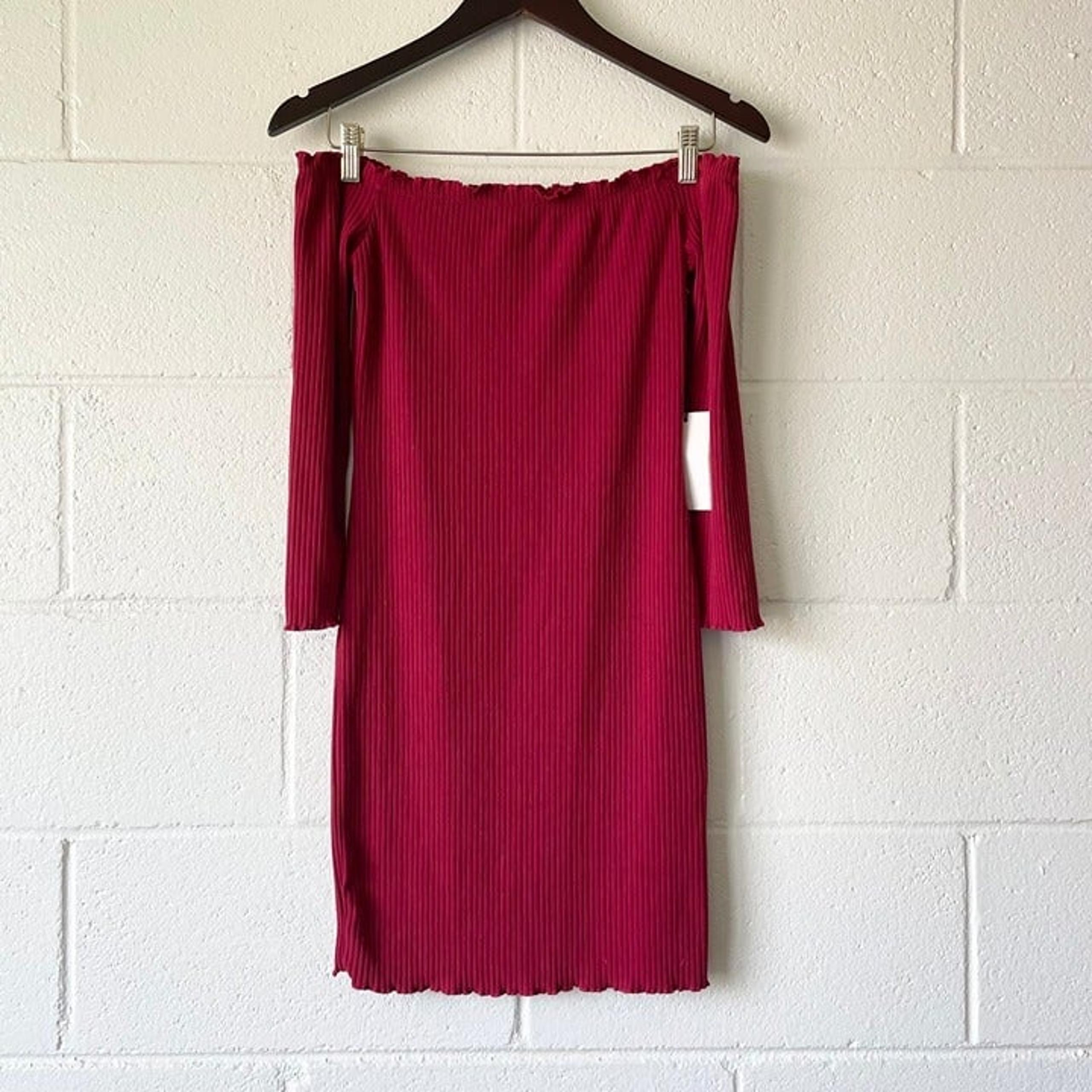Iris Maroon Ribbed Off The Shoulder Lettuce Hem Bodycon Dress Womens Medium