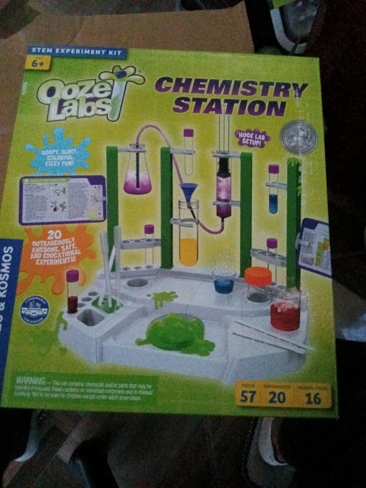 Thames & Kosmos Ooze Labs Chemistry Station Science Experiment Kit