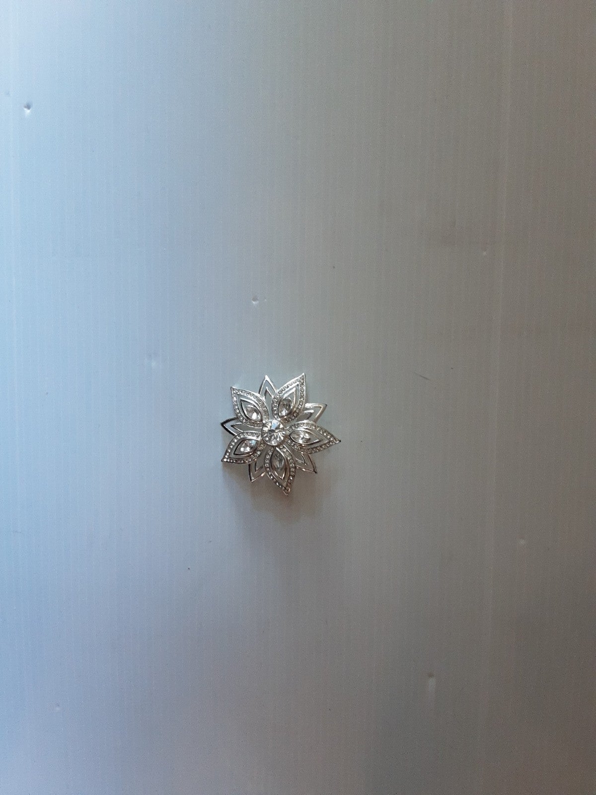 Diamond broch
