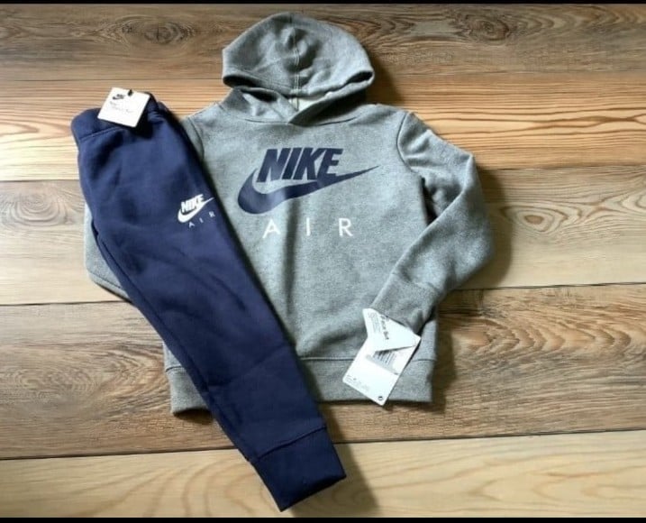 Nike Air hoodie & jogger set boys size 4(NWT)~PRICE IS FIRM~