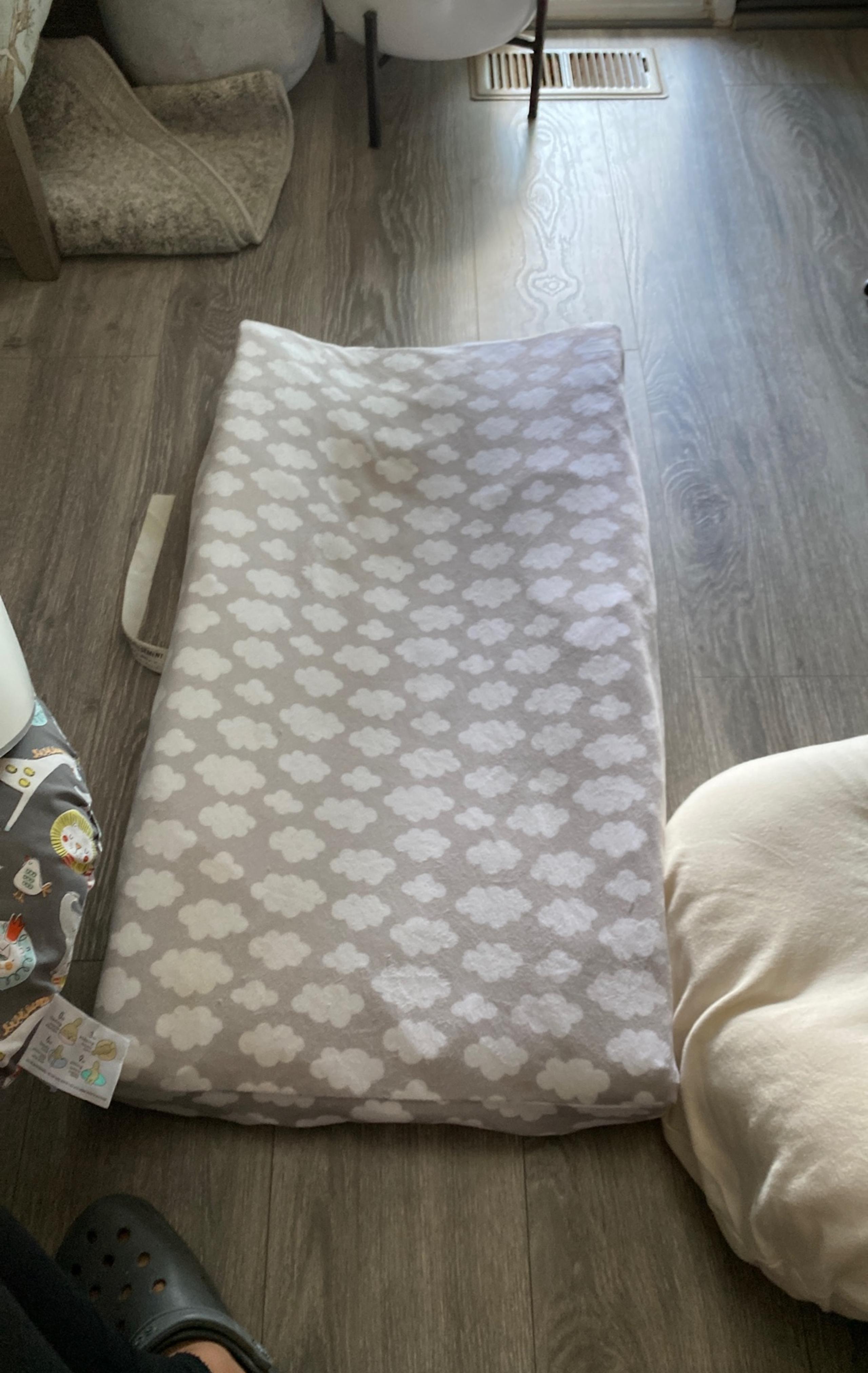 Diaper diaper changer with carter cover