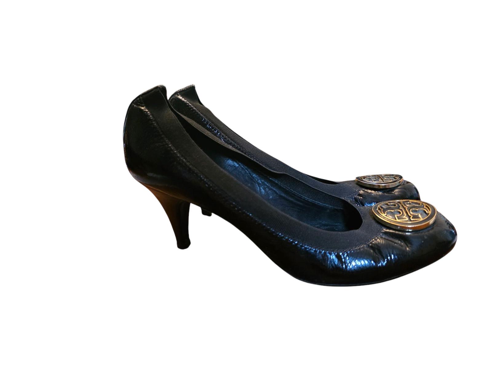 Tory Burch Caroline Pumps Black Patent Leather Size 9.5 Classic Heels Gold Logo