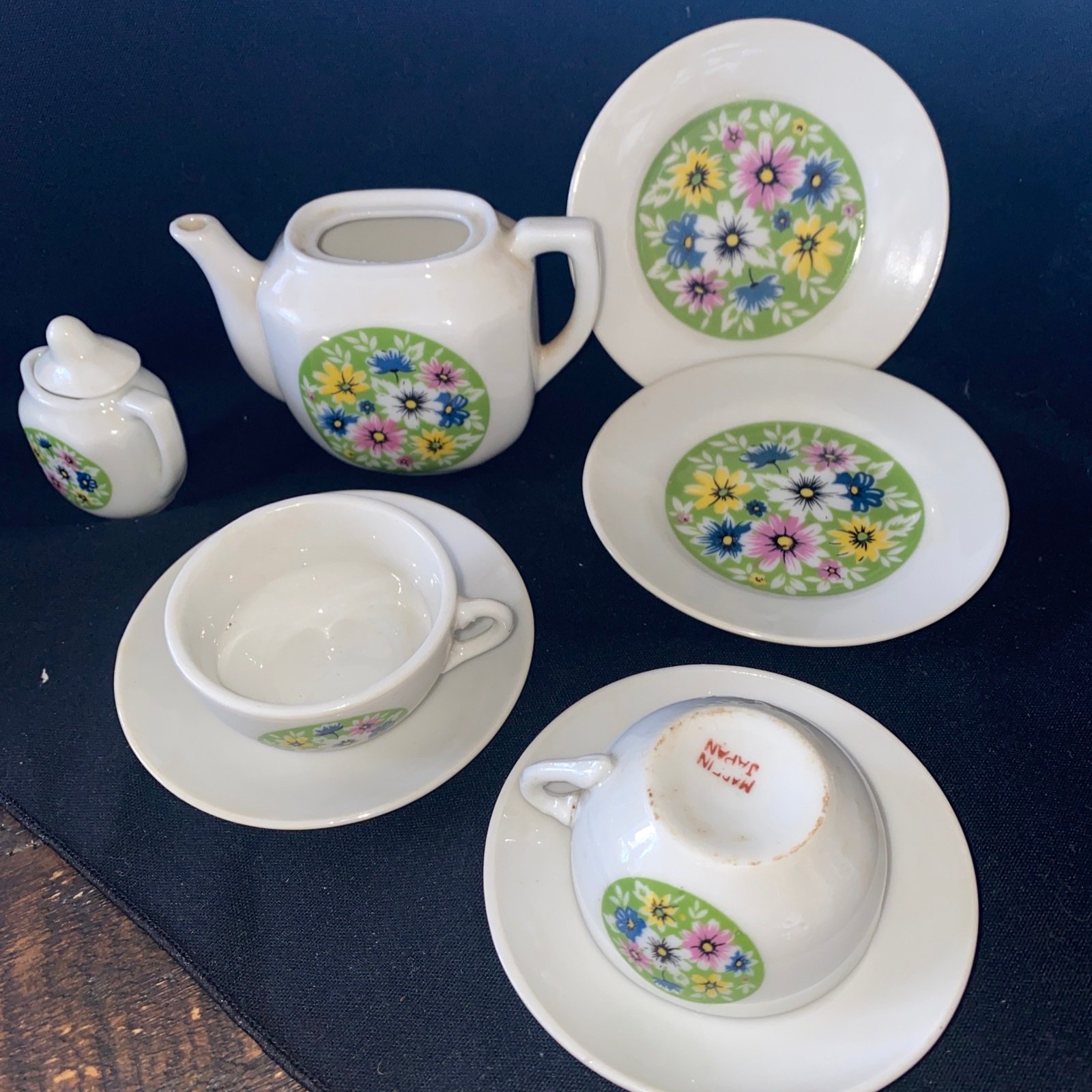 JAPAN Toy Tiny Play Tea Set Doll House China Dishes 8 pc Cups Plates VTG TEAPOT.