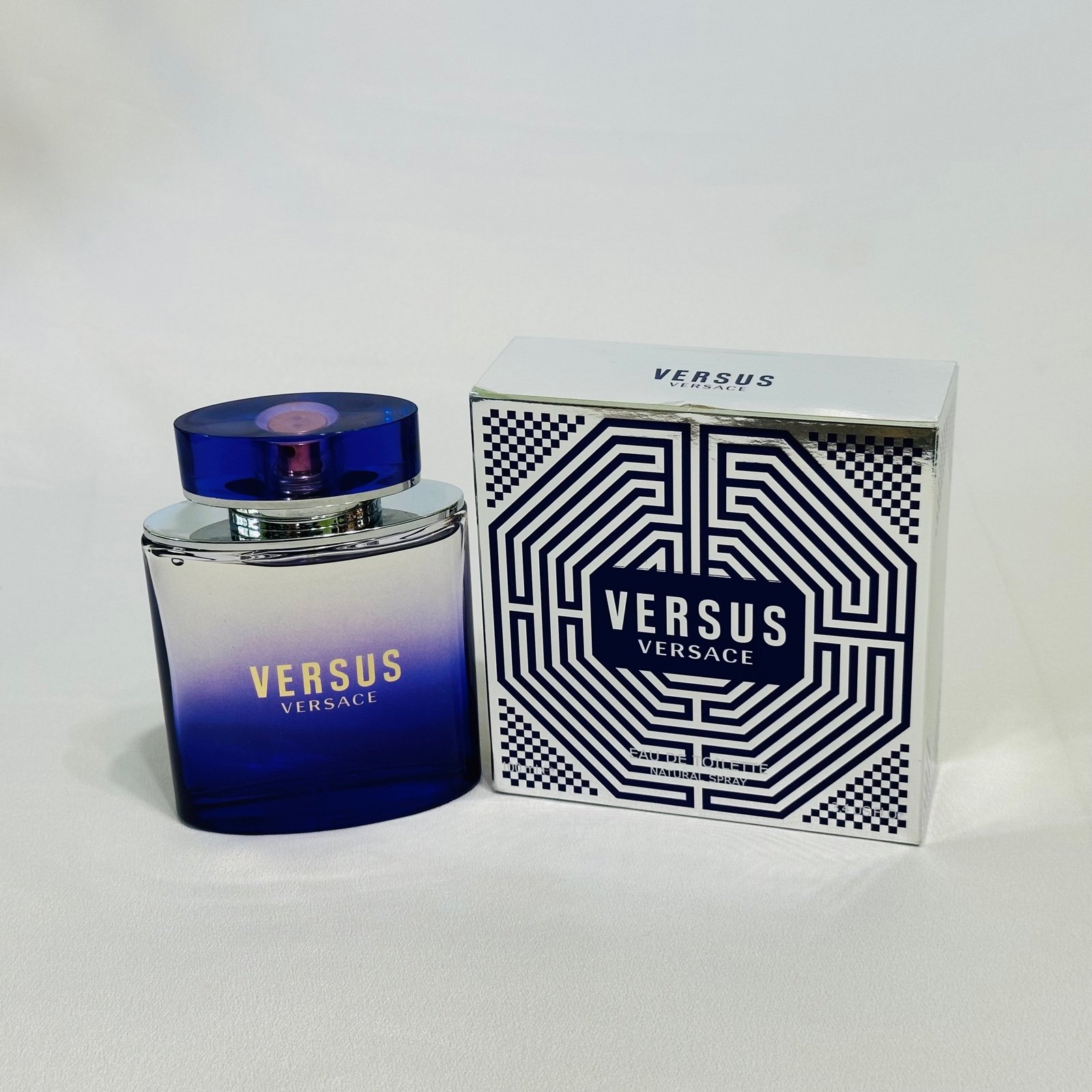 Versus by Versace Women 3.4 fl.oz / 100 ml Eau de Toilette spray- Rare fragrance