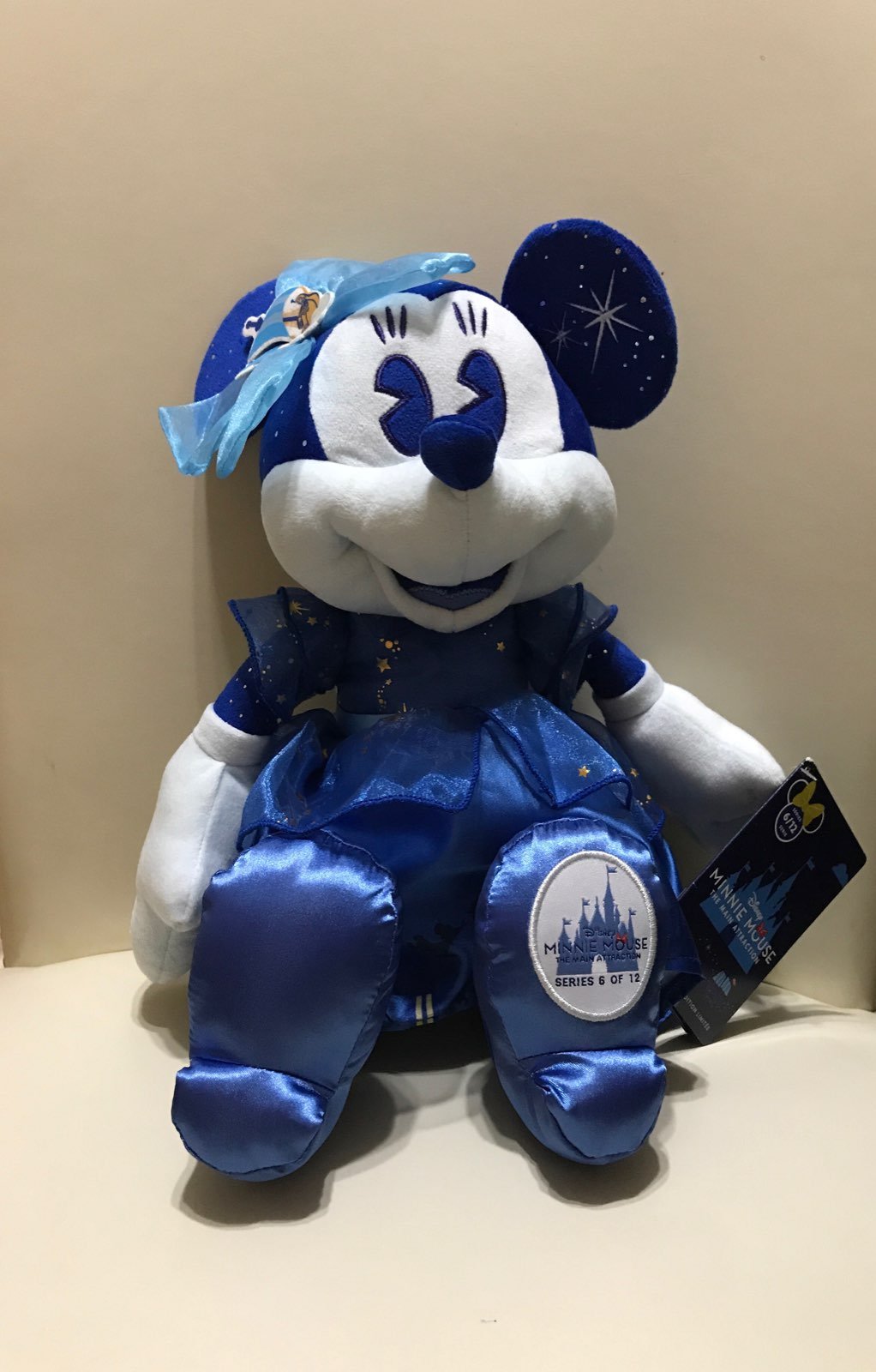 MINNIE MOUSE MAIN ATTRACTION NWT