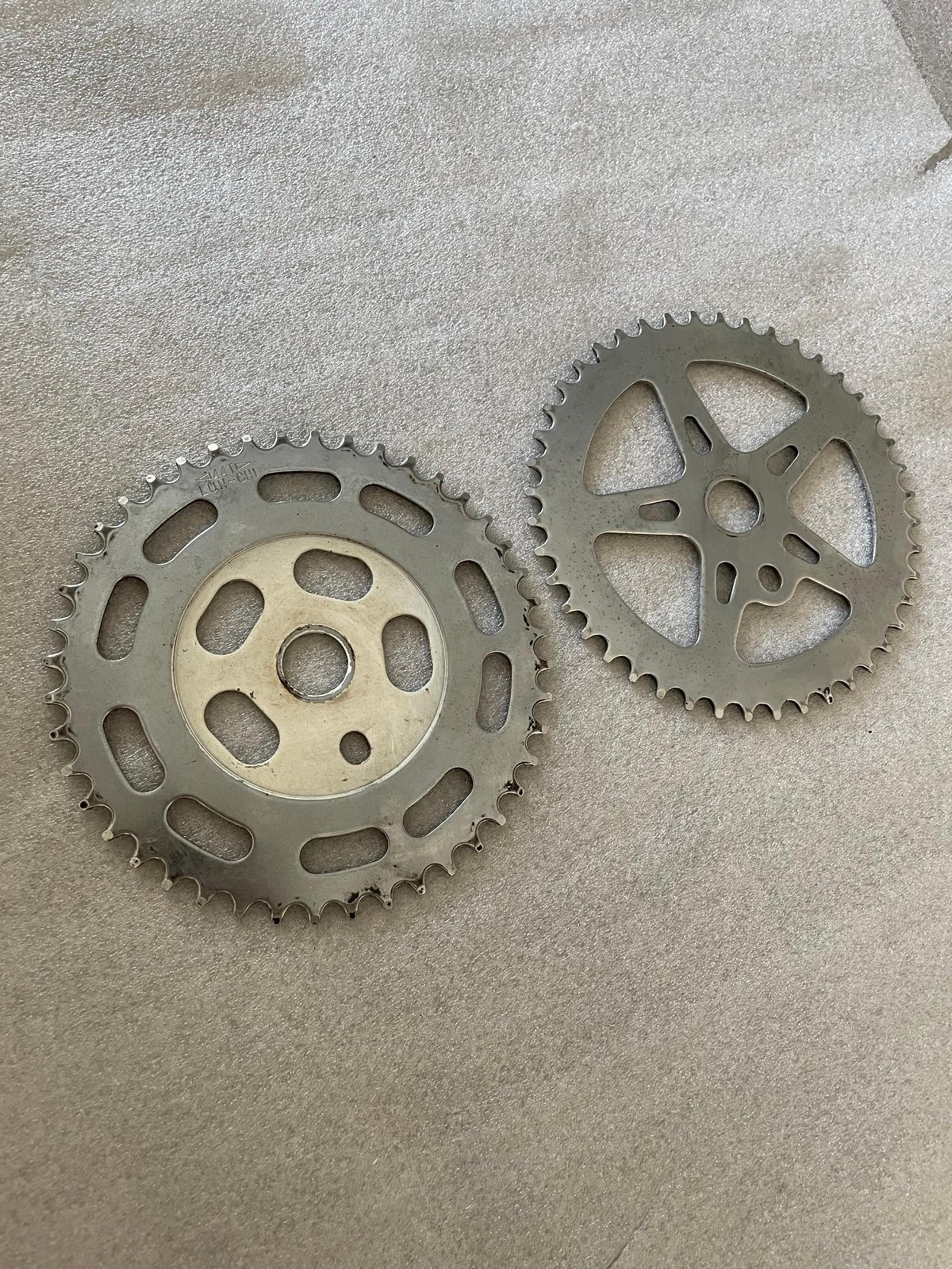 Lun-Chi Old School Chairing / Sprocket