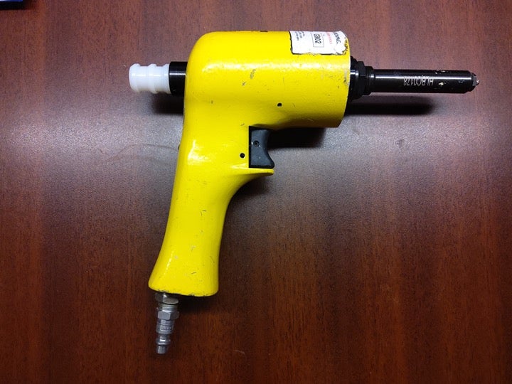 Cherry Aerospace Model G902 Riveter lightweight Nut-plate power tool