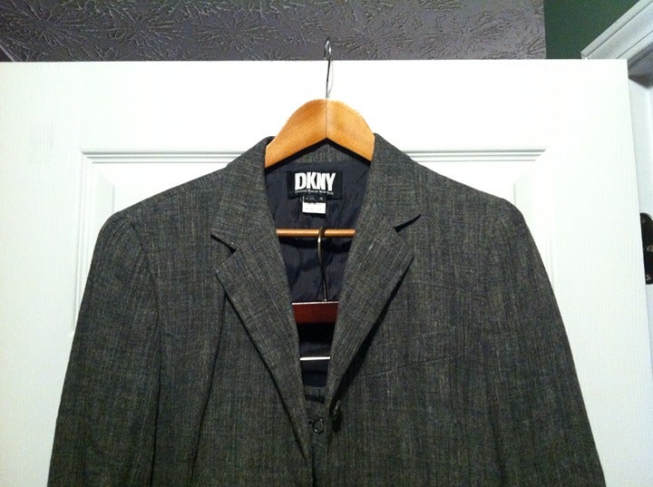 DKNY WOMEN'S GRAY 77%LINEN 23%RAYON 2PC SUIT( JACKET AND PANTS ) SIZE: 4