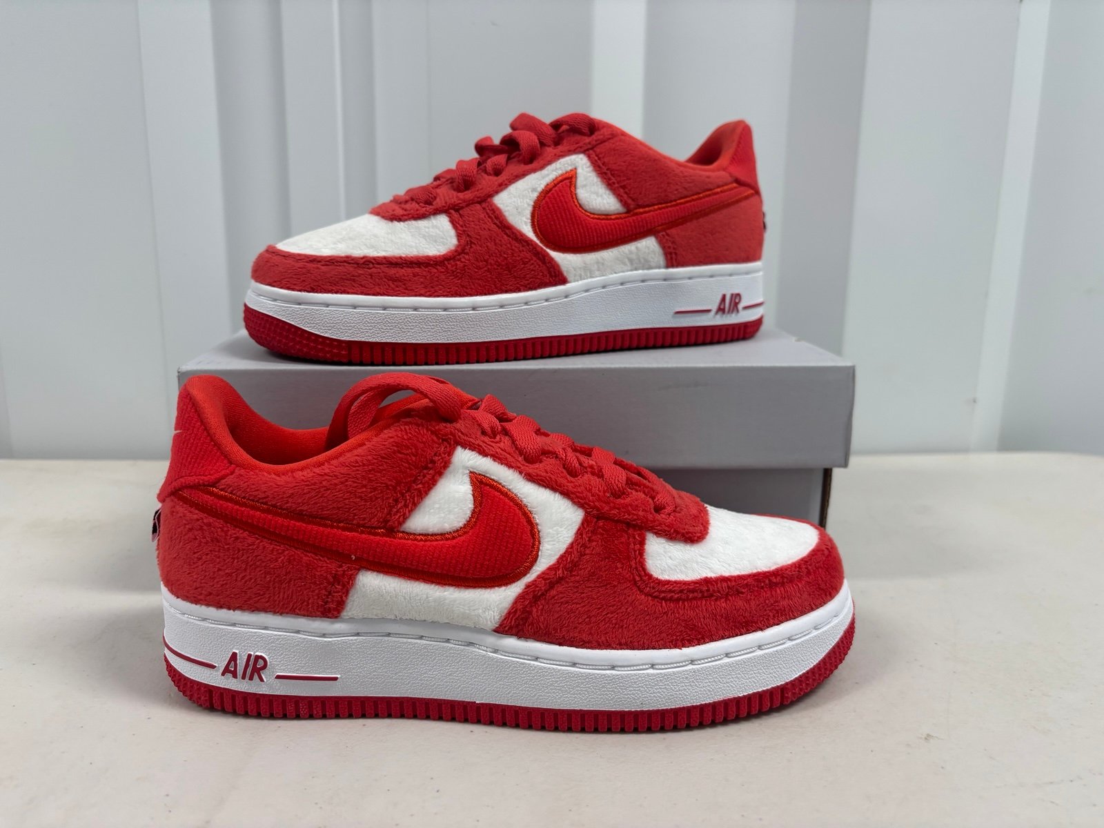 Size 3y - Nike Air Force Valentine’s Day fleece 2024 GS FZ332-612