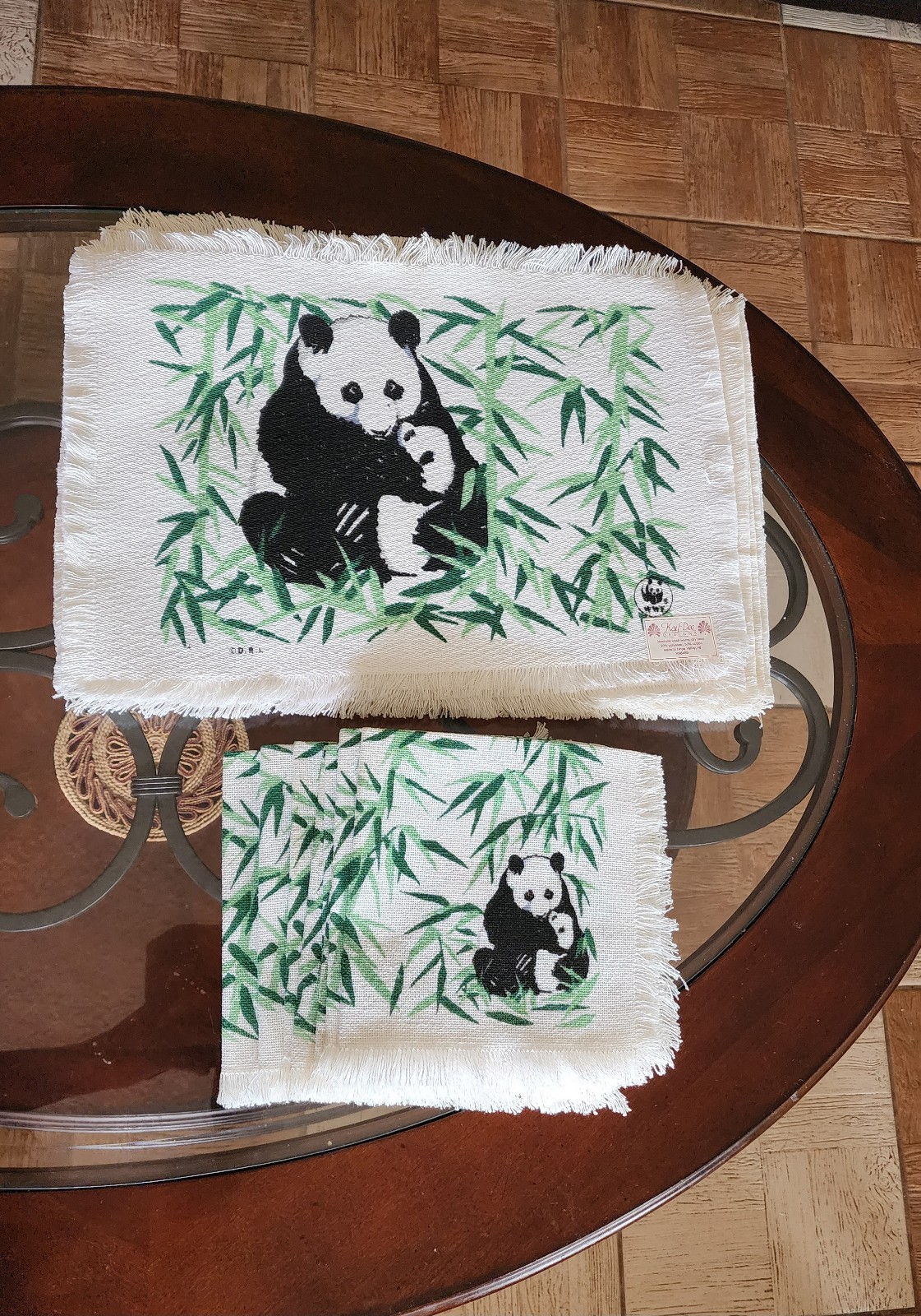 Panda table placemats and napkins