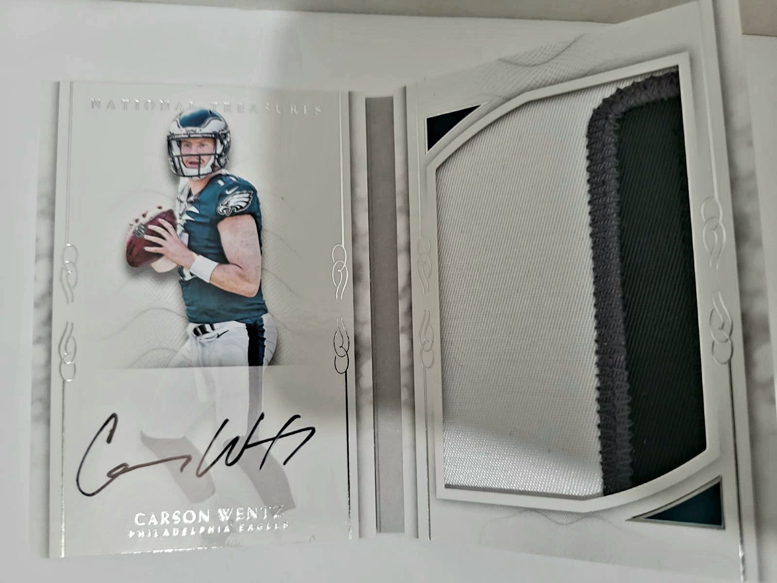 Carson Wentz Autograph Rookie Card