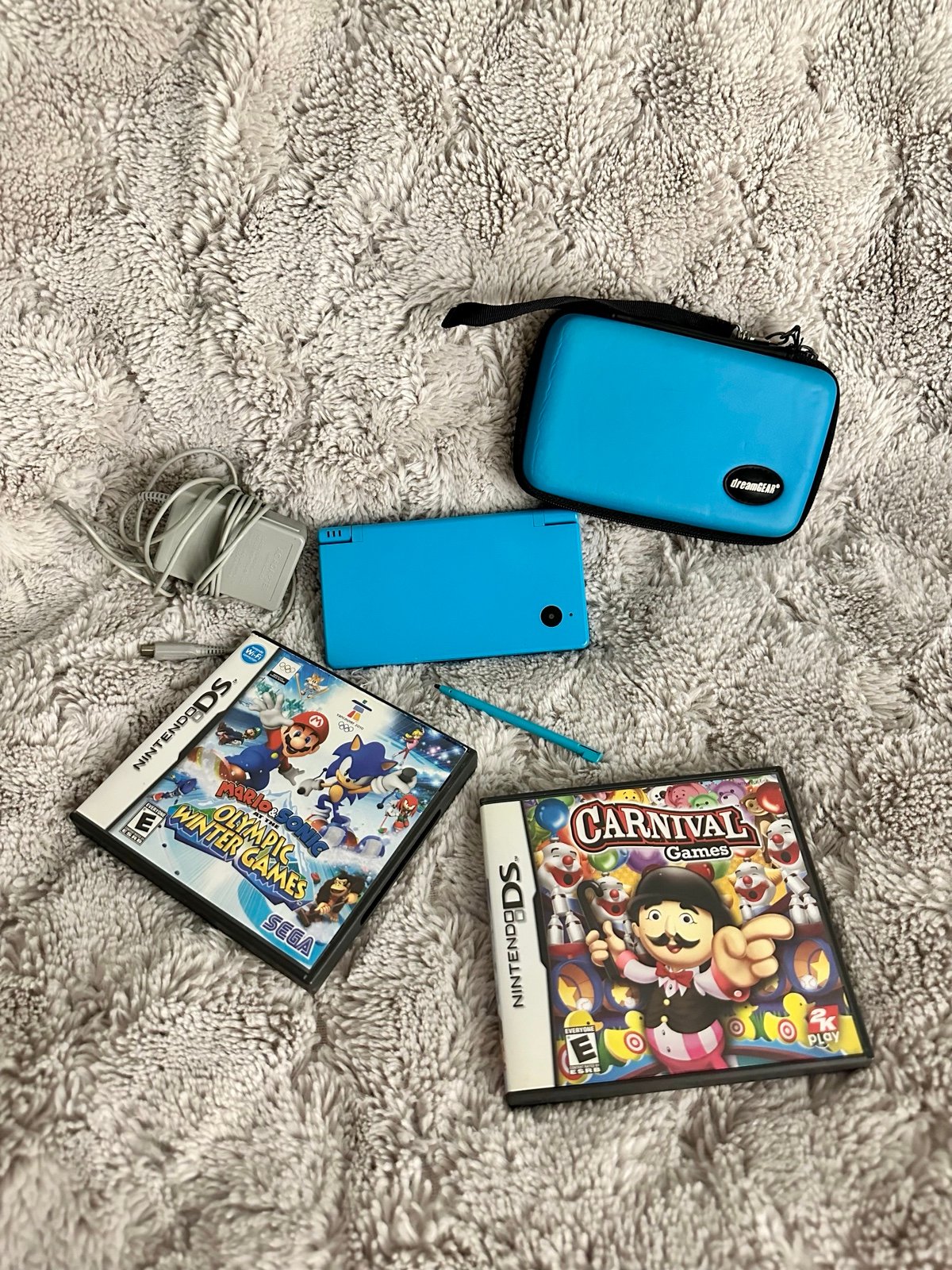 Blue Nintendo DSI