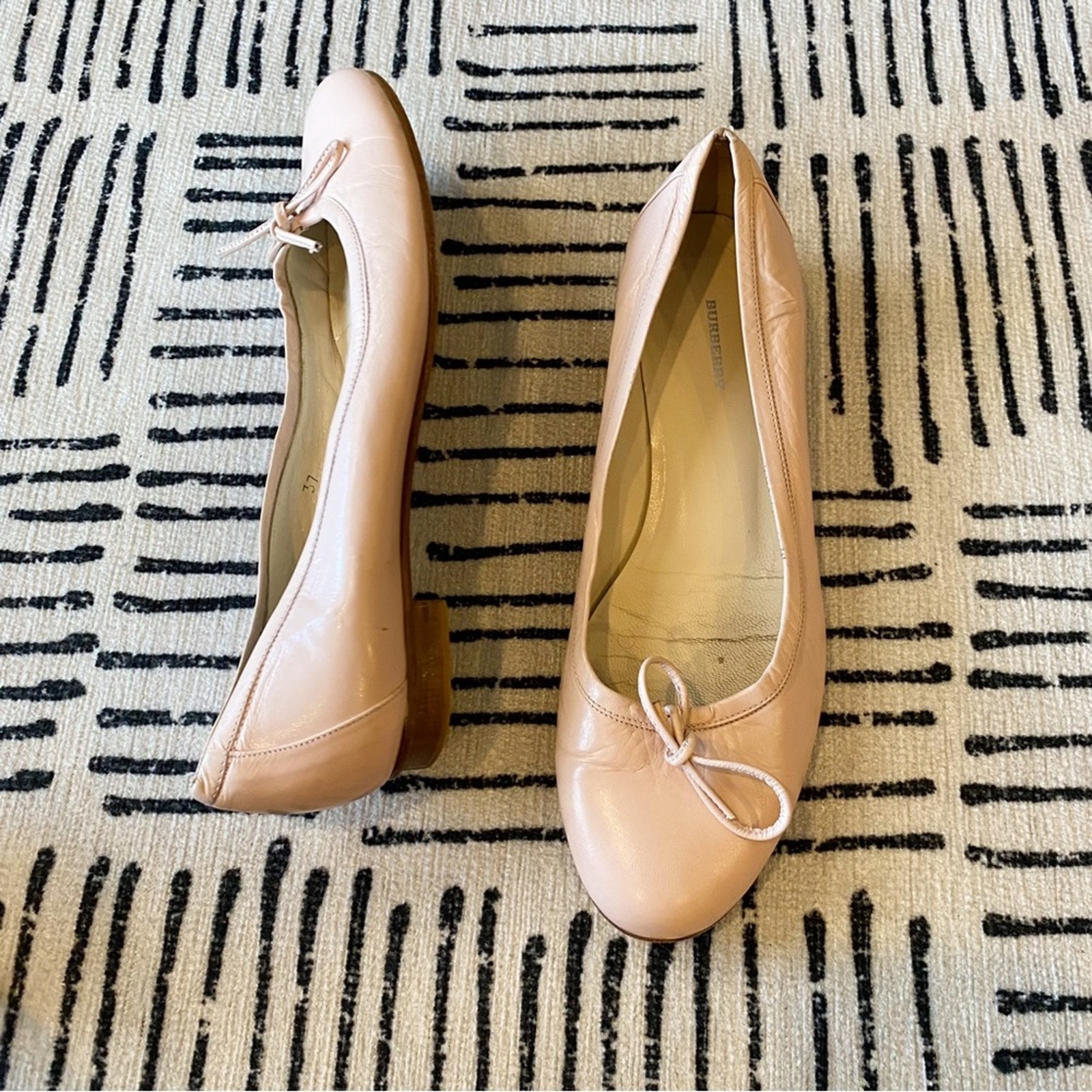 Burberry Dusty Pink Leather Flat Ballerinas Size 6.5