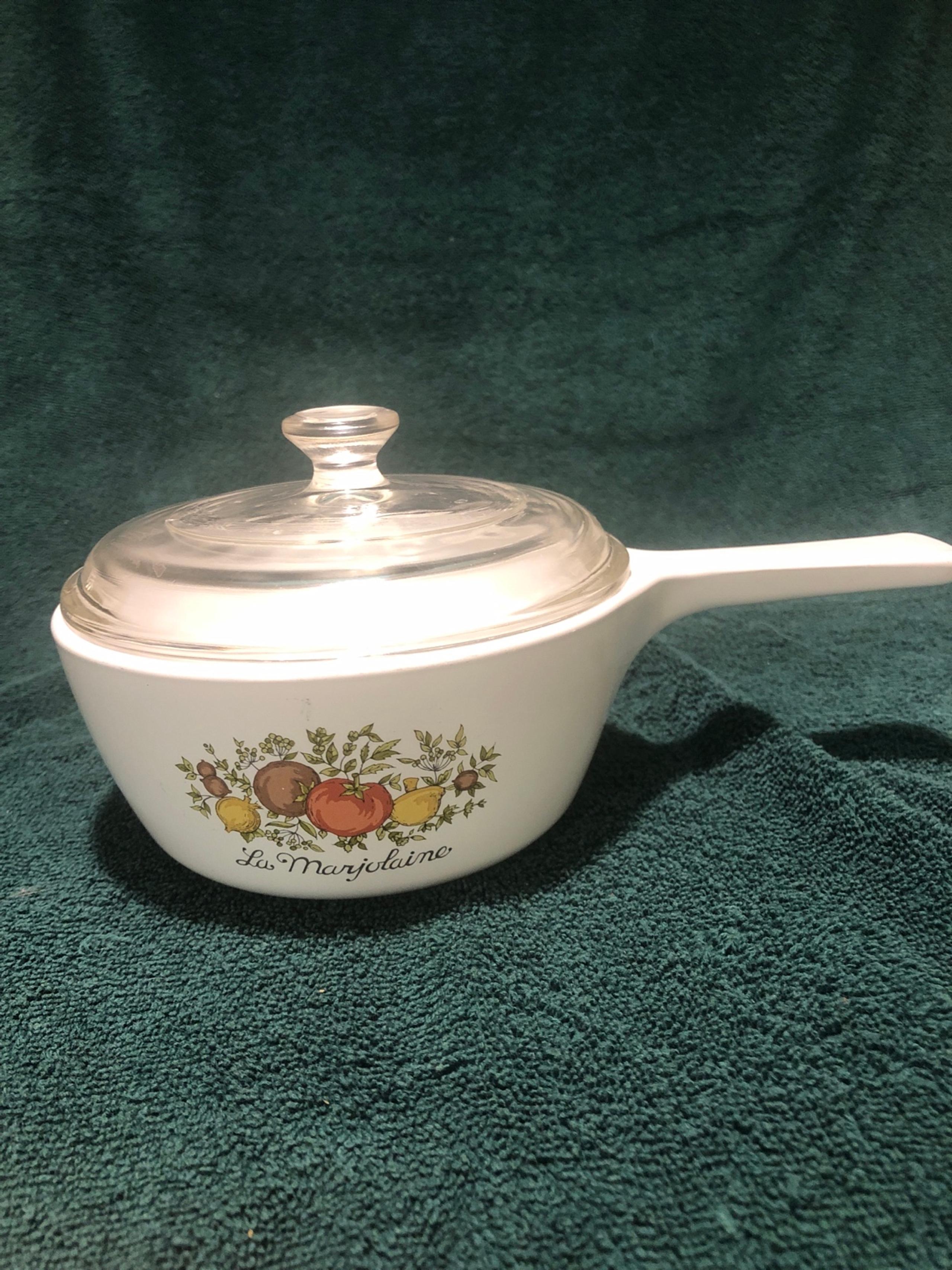 Vintage Corning ware La Marjolaine 1 1/2 pt p-82 sauce pan w/lid.  W4