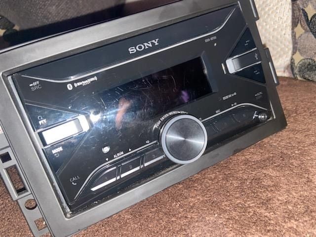 Sony DSX-B700 Bluetooth Car Stereo // Performance Teknique Amplifier