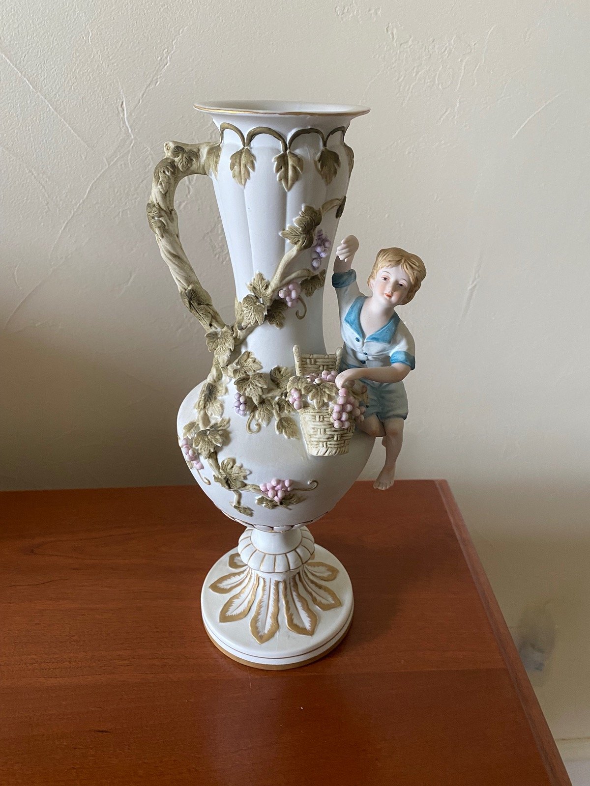 1950'S ANDREA BY SADEK #6769 MANTLE VASE with a boy