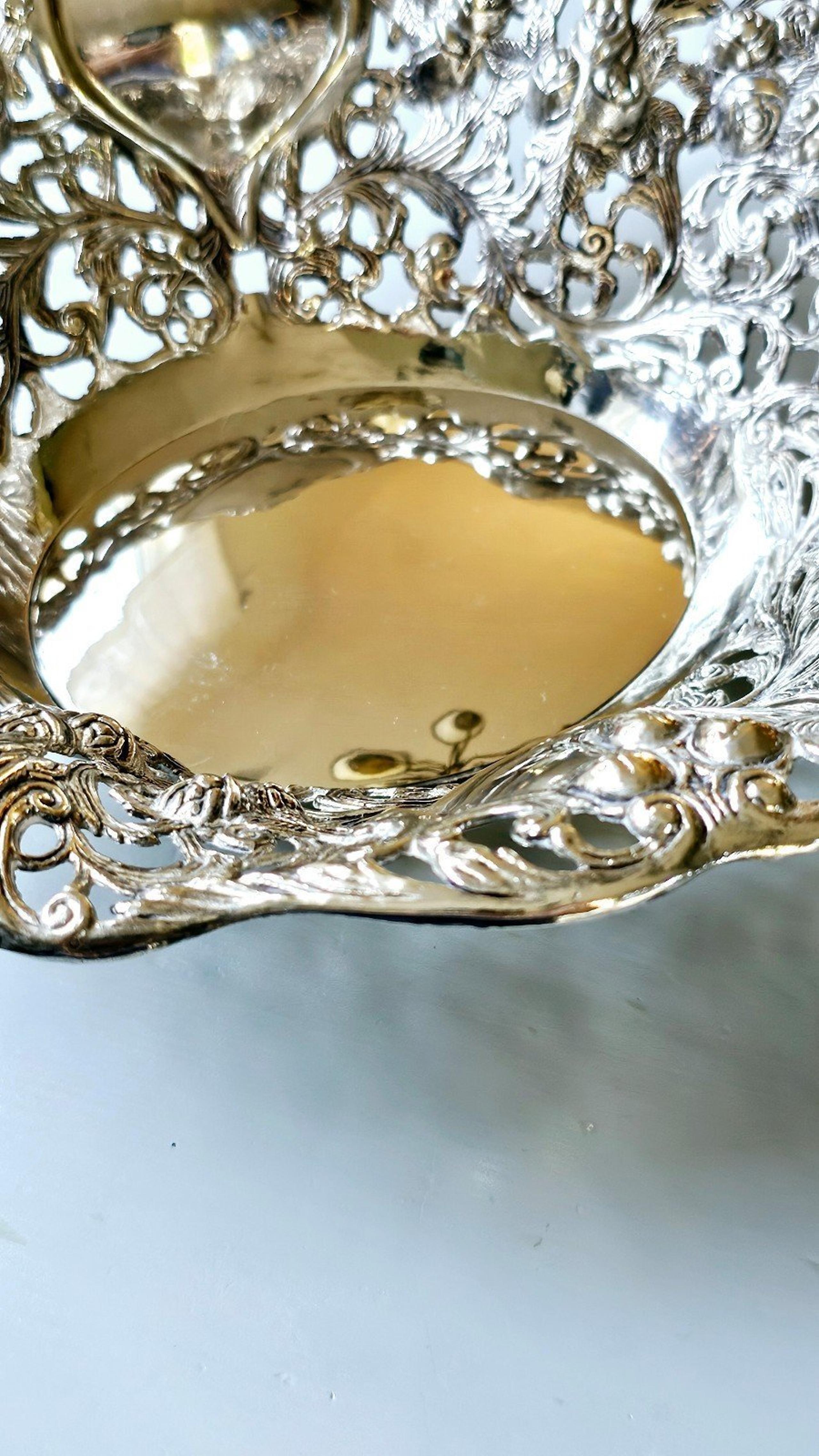 Silverplated reticulated bowl vintage.  Minimal signs of wear due to age and use