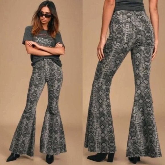 Free People Just Float On Snake Print Super Stretchy Flare Jeans Size 24