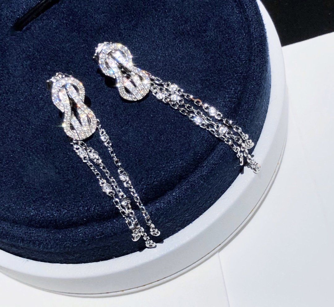 Fred earrings