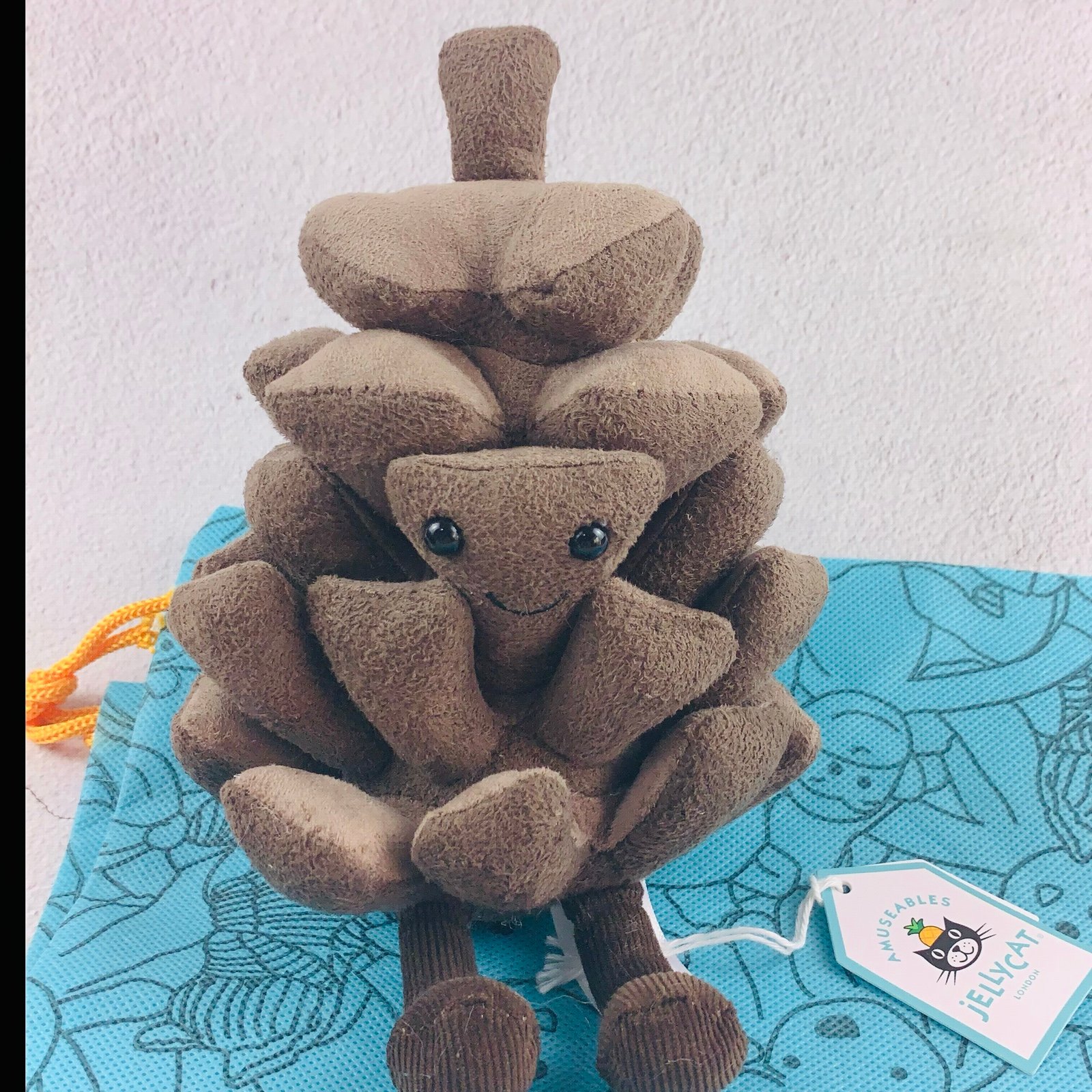 Jellycat Amuseable pine cone