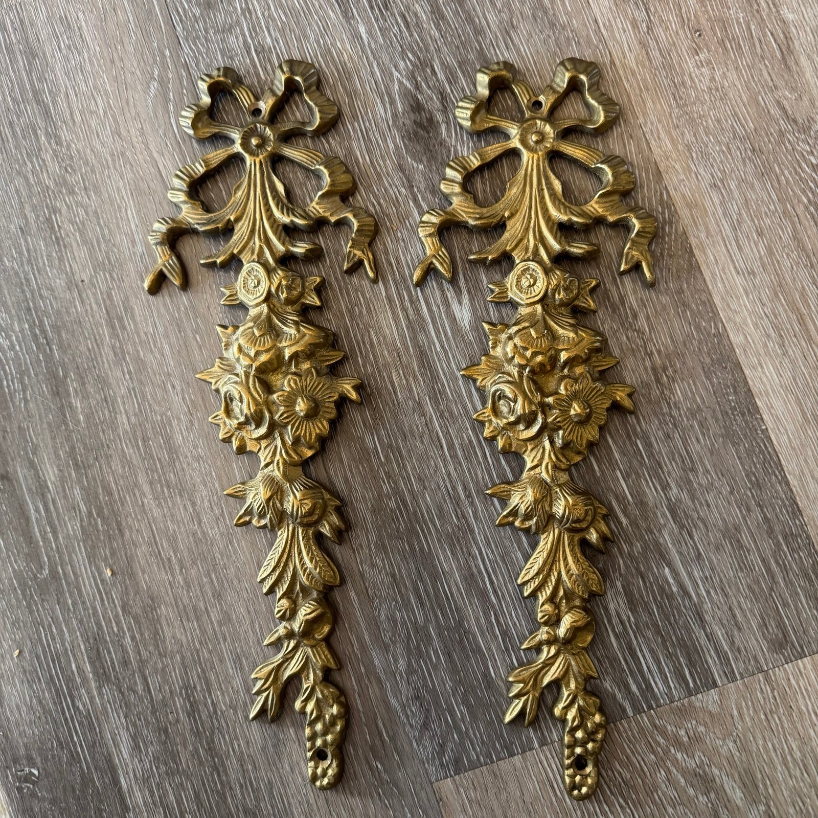 Pair Of MCM Vintage Lacquered Brass Cascading Bow & Flowers Wall Hanging Art 12”