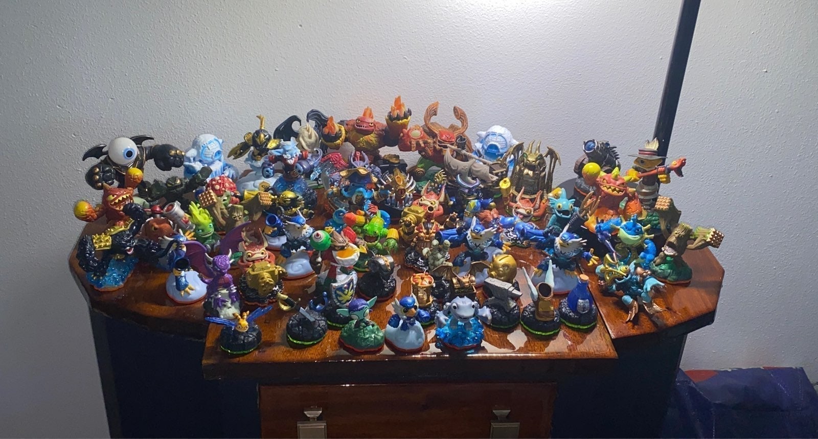 Large lot of skylanders
