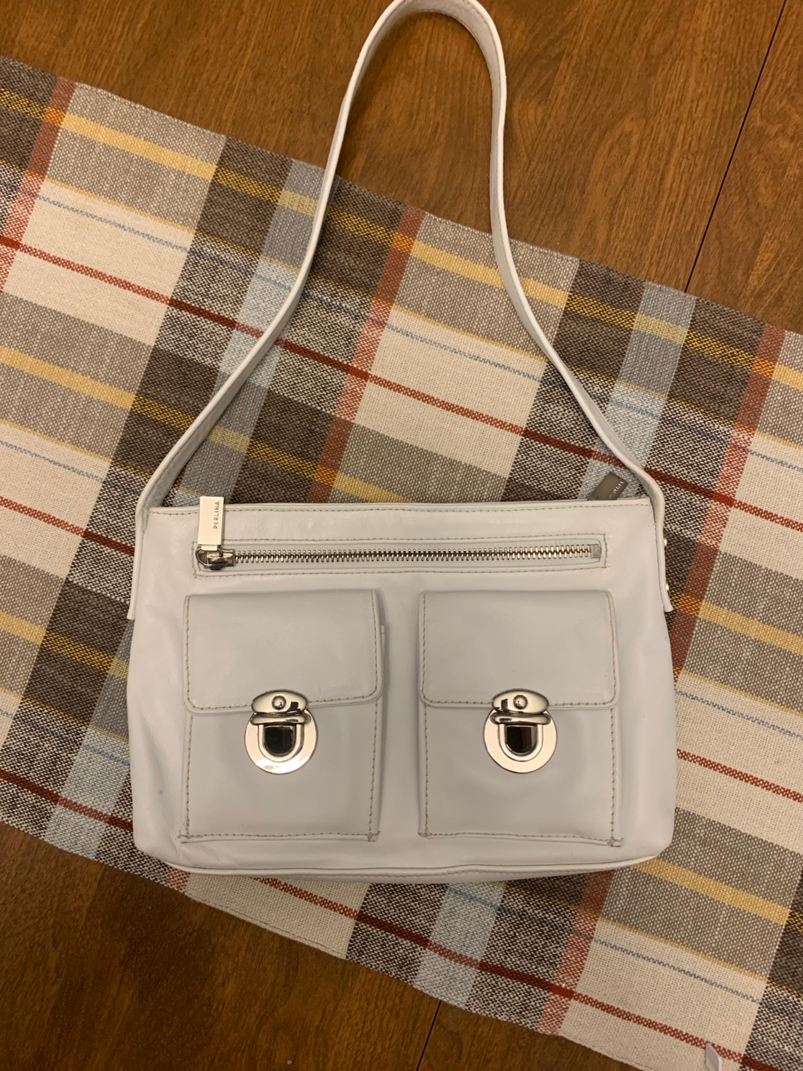 Perlina Vintage Leather Shoulder Bag in White
