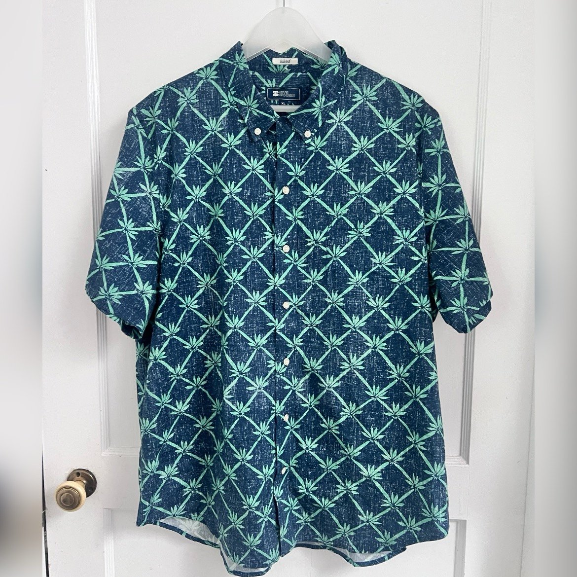 Reyn Spooner Tailored Stretch Reverse Floral Hawaiian Fishing Shirt XL LIKE NEW