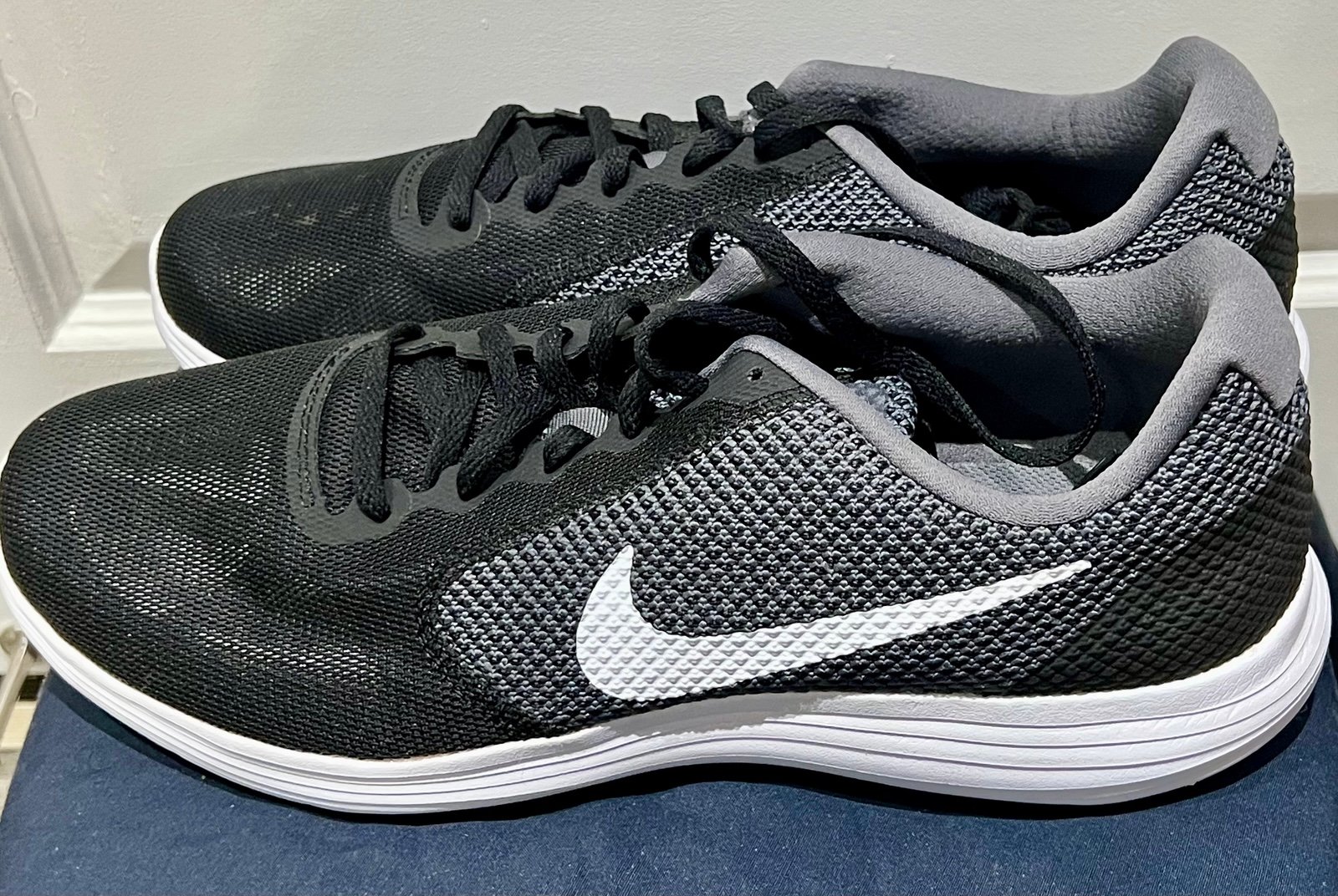 NIKE Men's Revolution 3 Running Shoe, Dark Grey/White/Black / Size 12 US - NEW