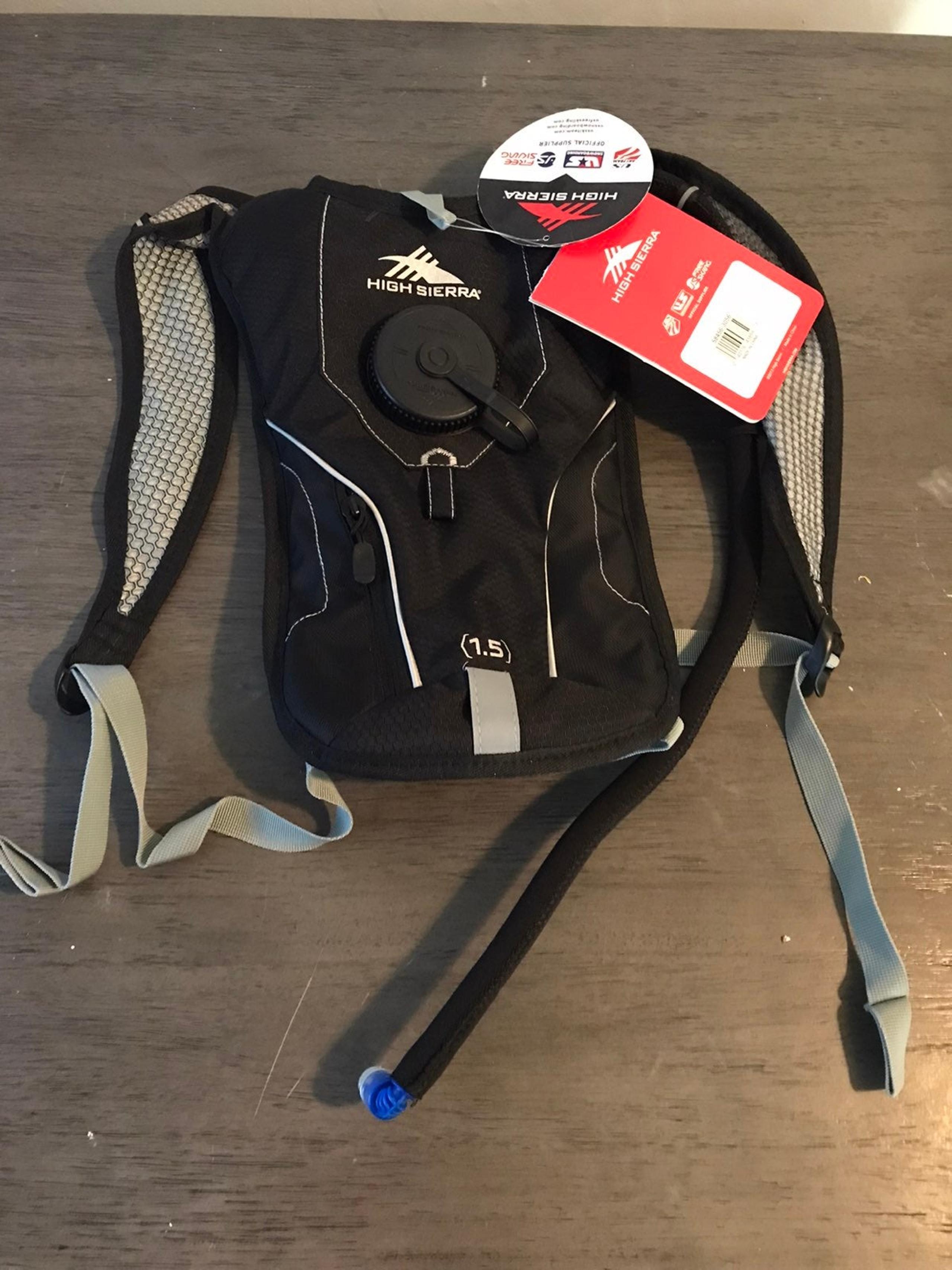 High Sierra camel back pack Wave 50 series