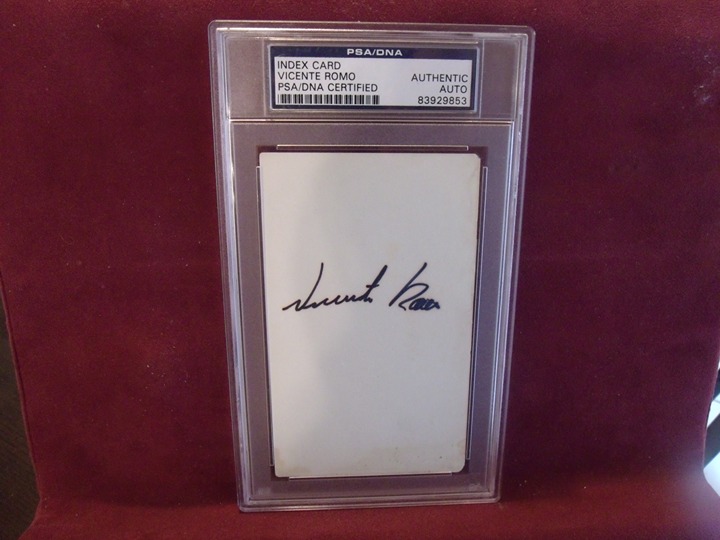 VINCENTE ROMO 1968-82 HAND SIGNED INDEX CARD SLABBED AUTHENTIC PSA/DNA