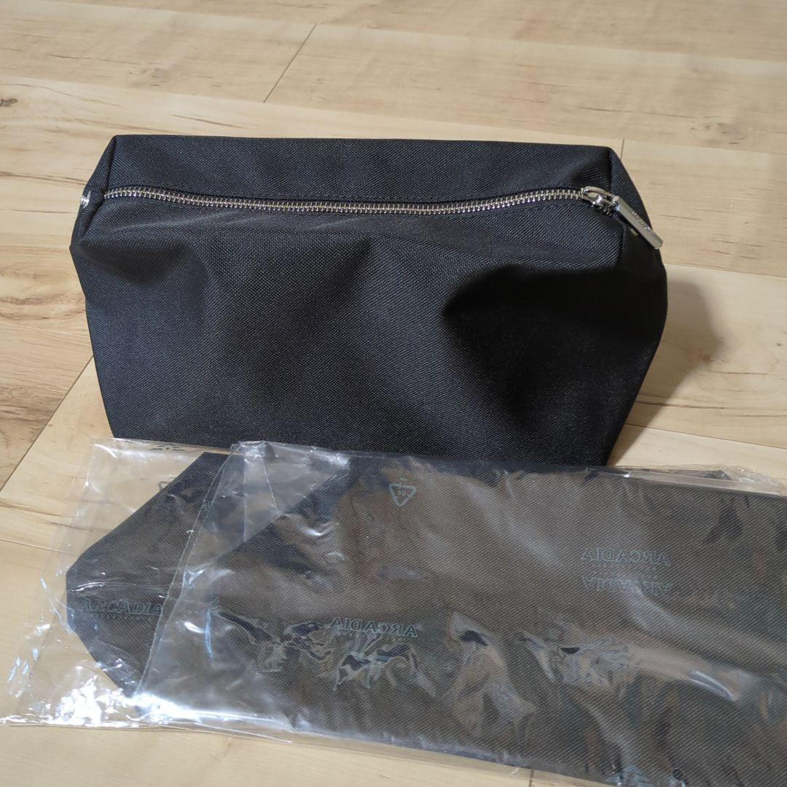 Set of 3 ARCADIA Black Pouches