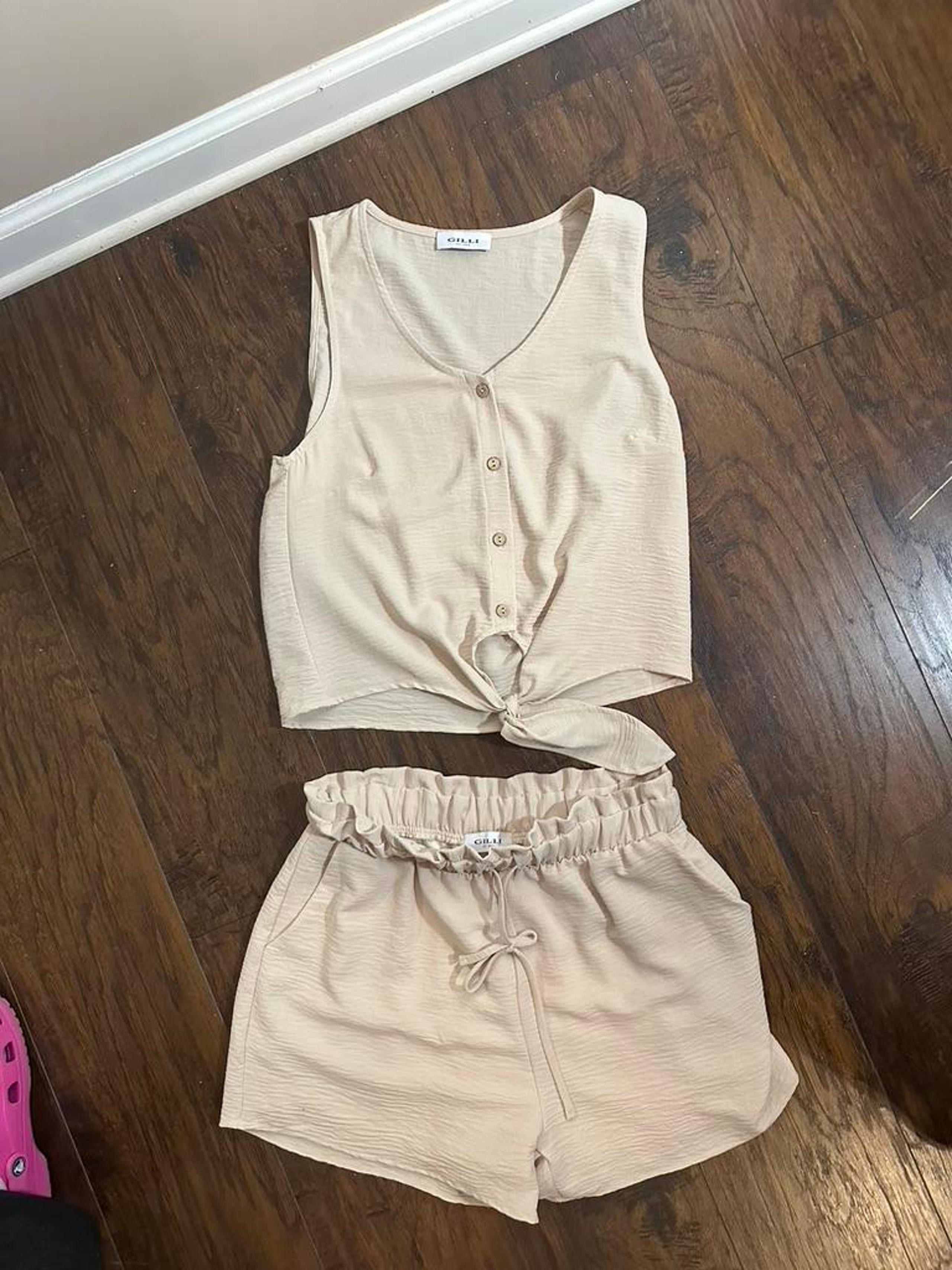 GILLI Women's Relaxed Crop Top and Shorts Set - Beige