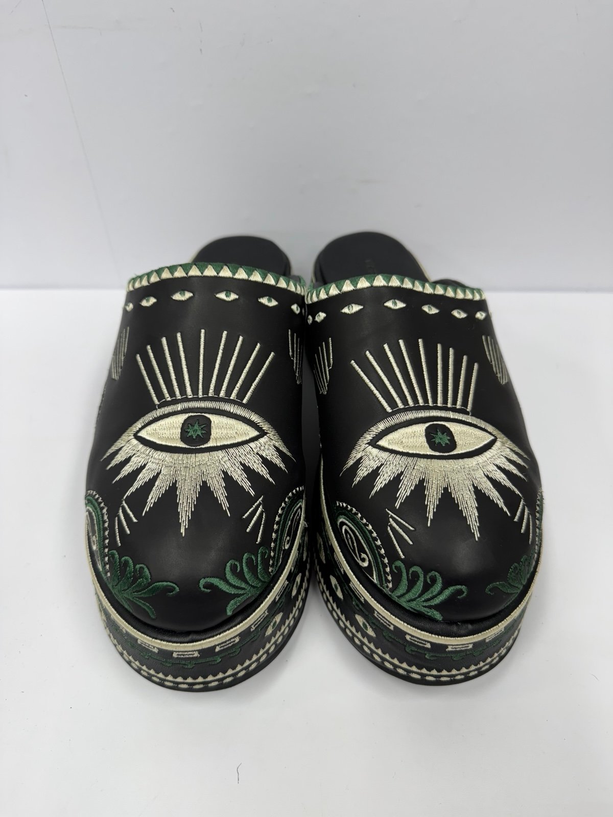 Farm Rio Black Platform Clogs 11 Embroidered Mystic