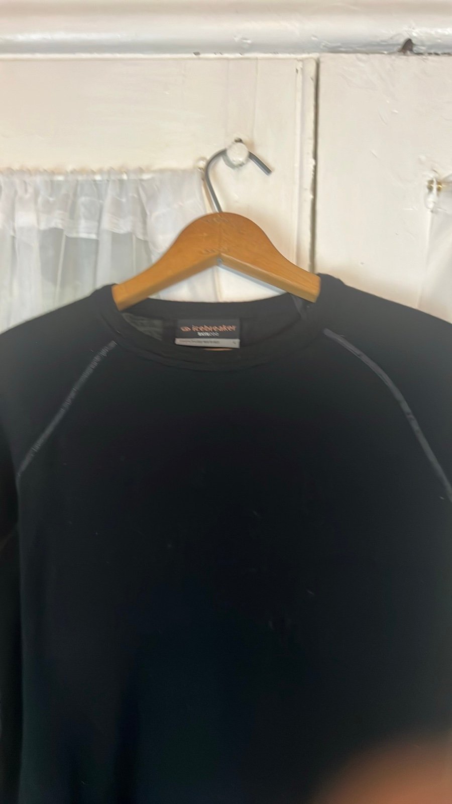 Icebreaker Skin200 Pure Merino Wool Basel Layer Men’s Large Black P2P 20”