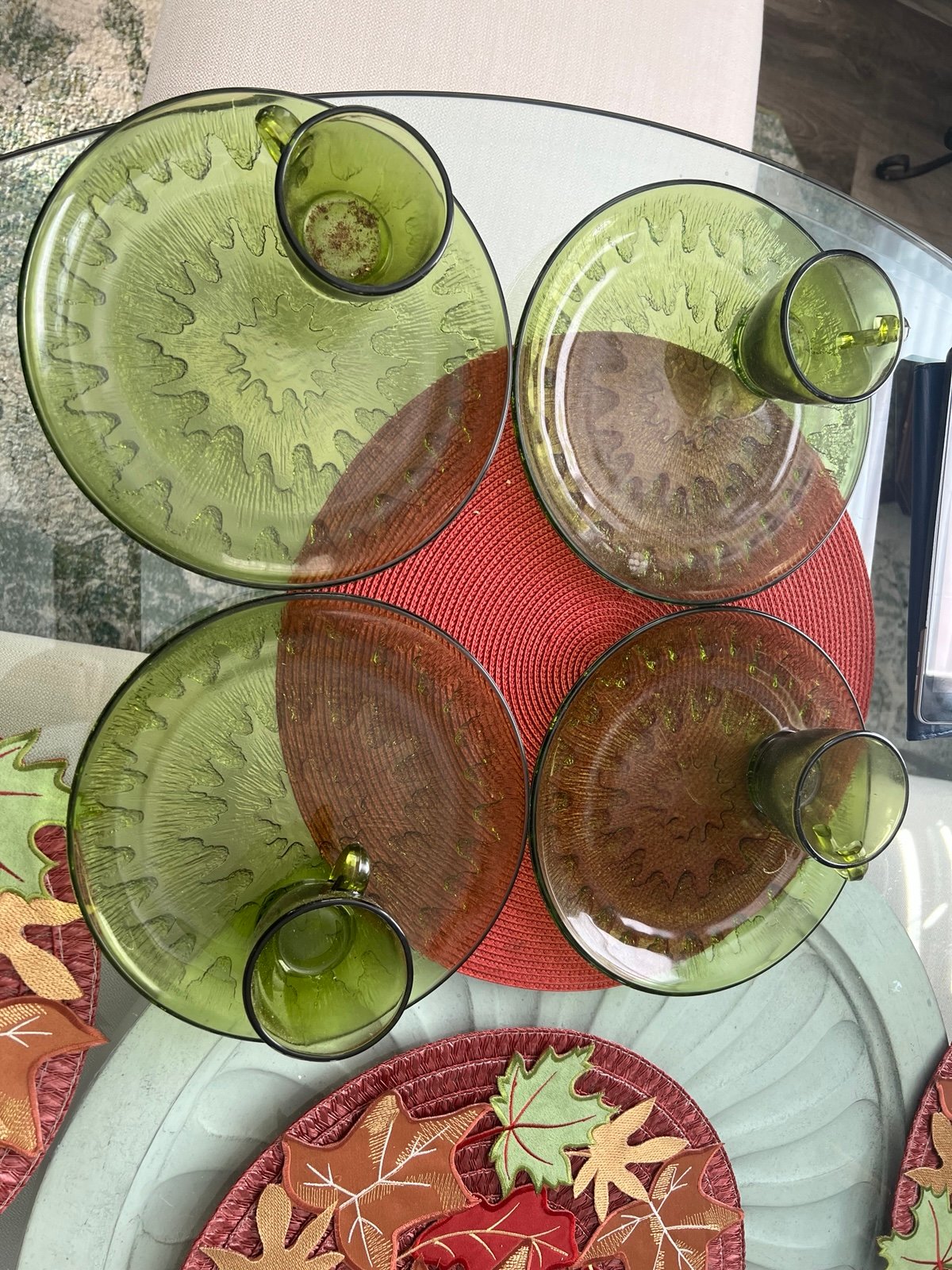 Vintage Indiana Glass 8 pc Green Sunburst Snack Tea Set includes 4 plates and cu
